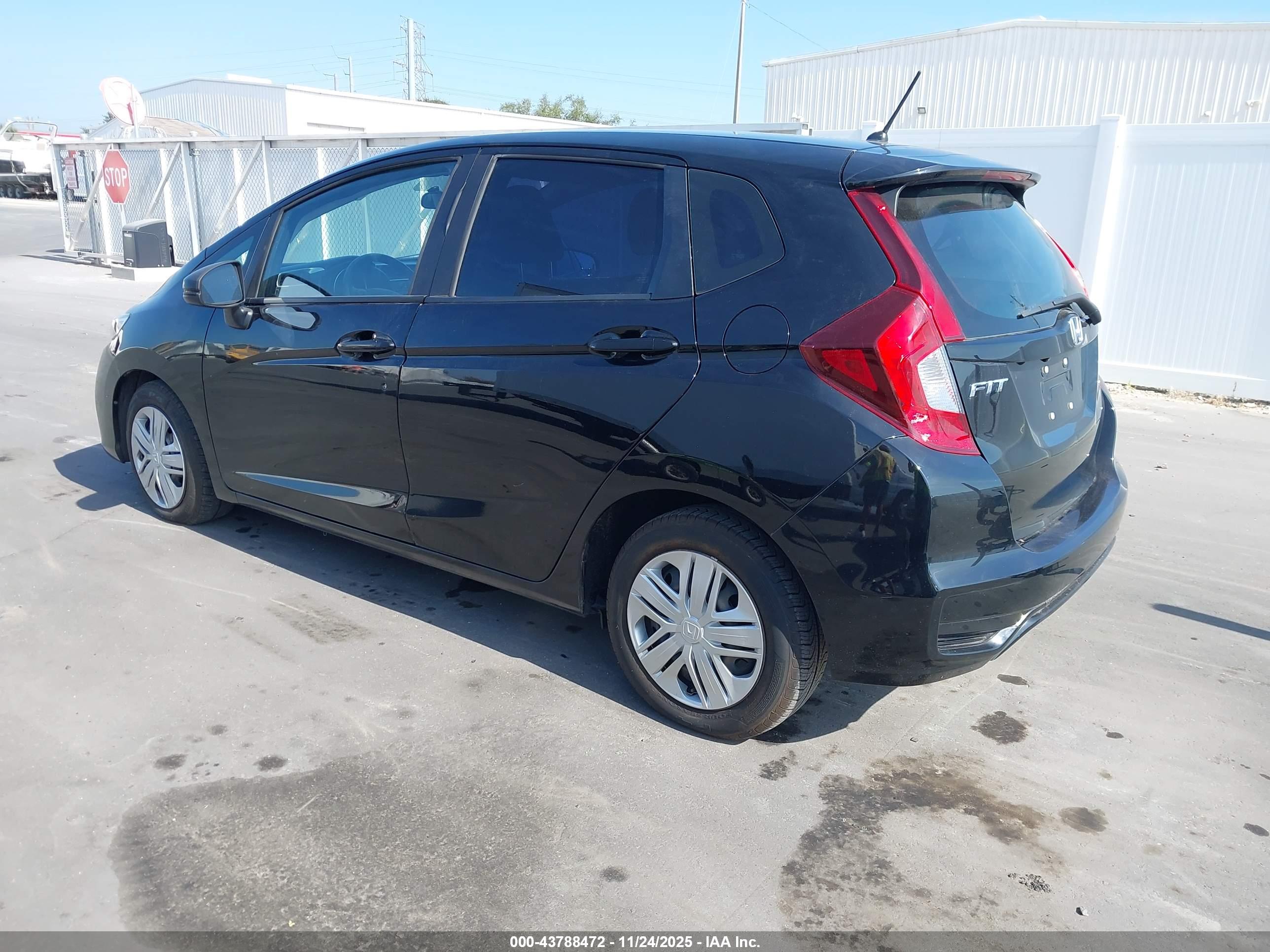 HONDA FIT image 3