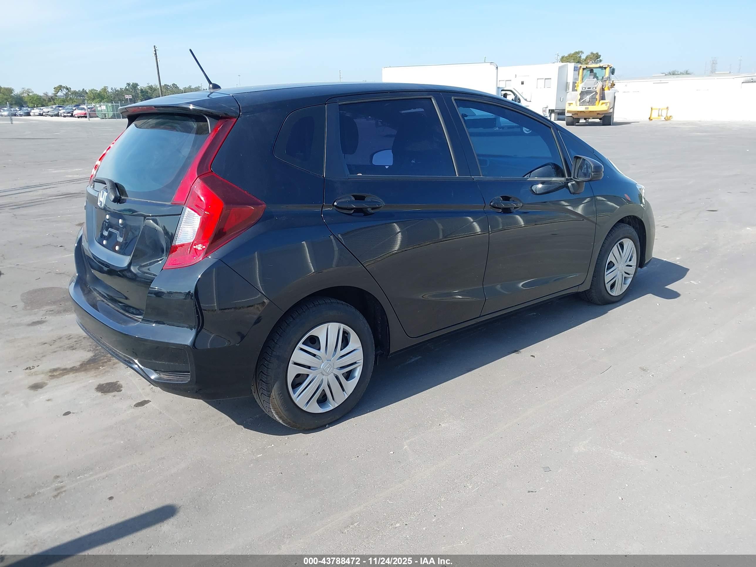 HONDA FIT image 4