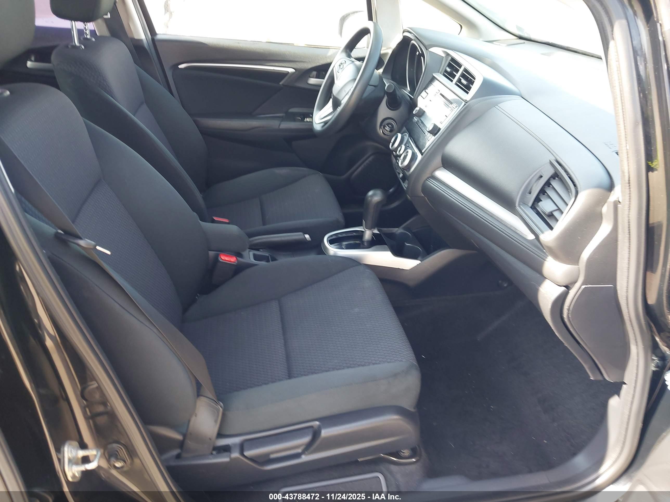 HONDA FIT image 5