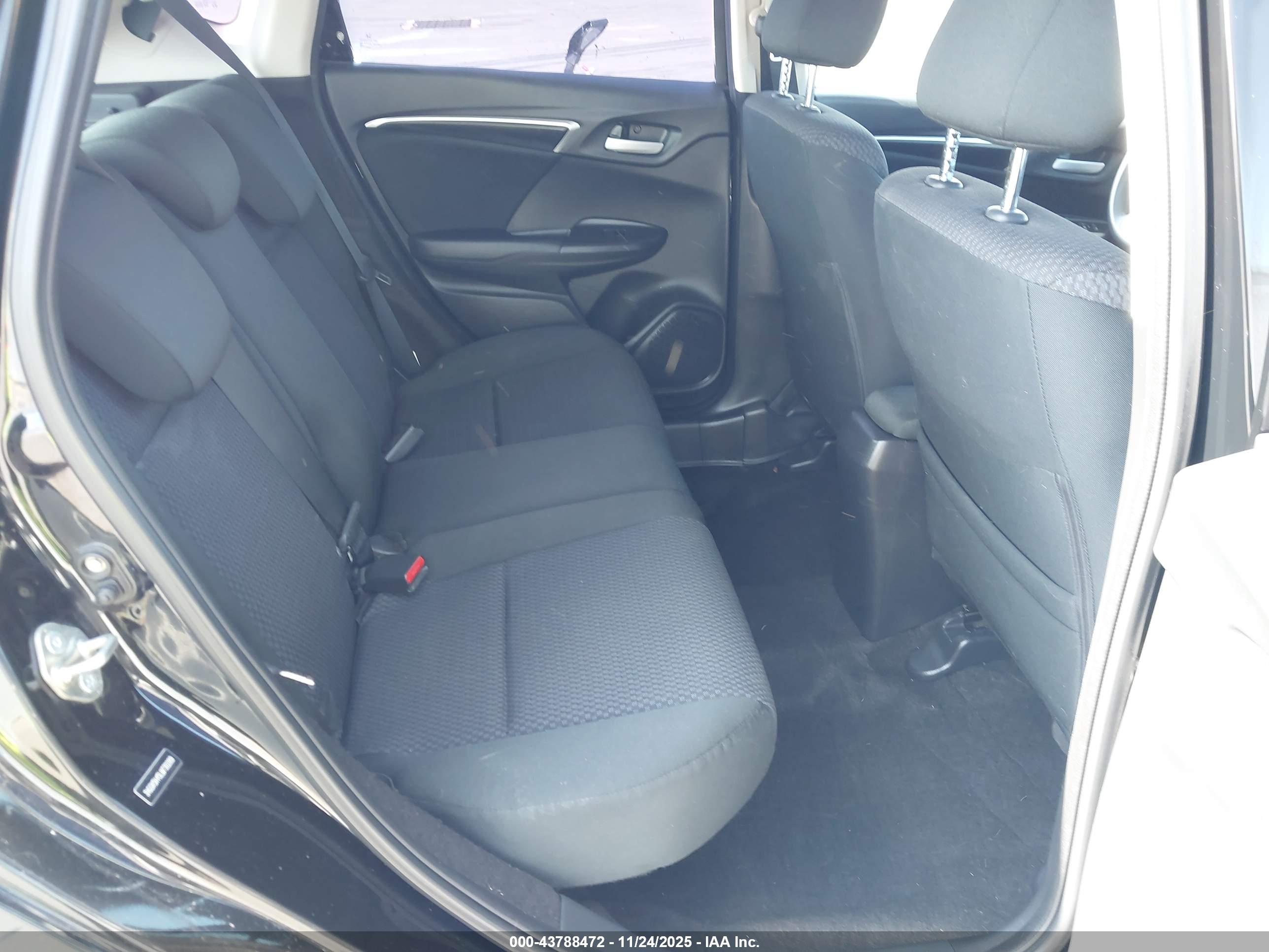 HONDA FIT image 8