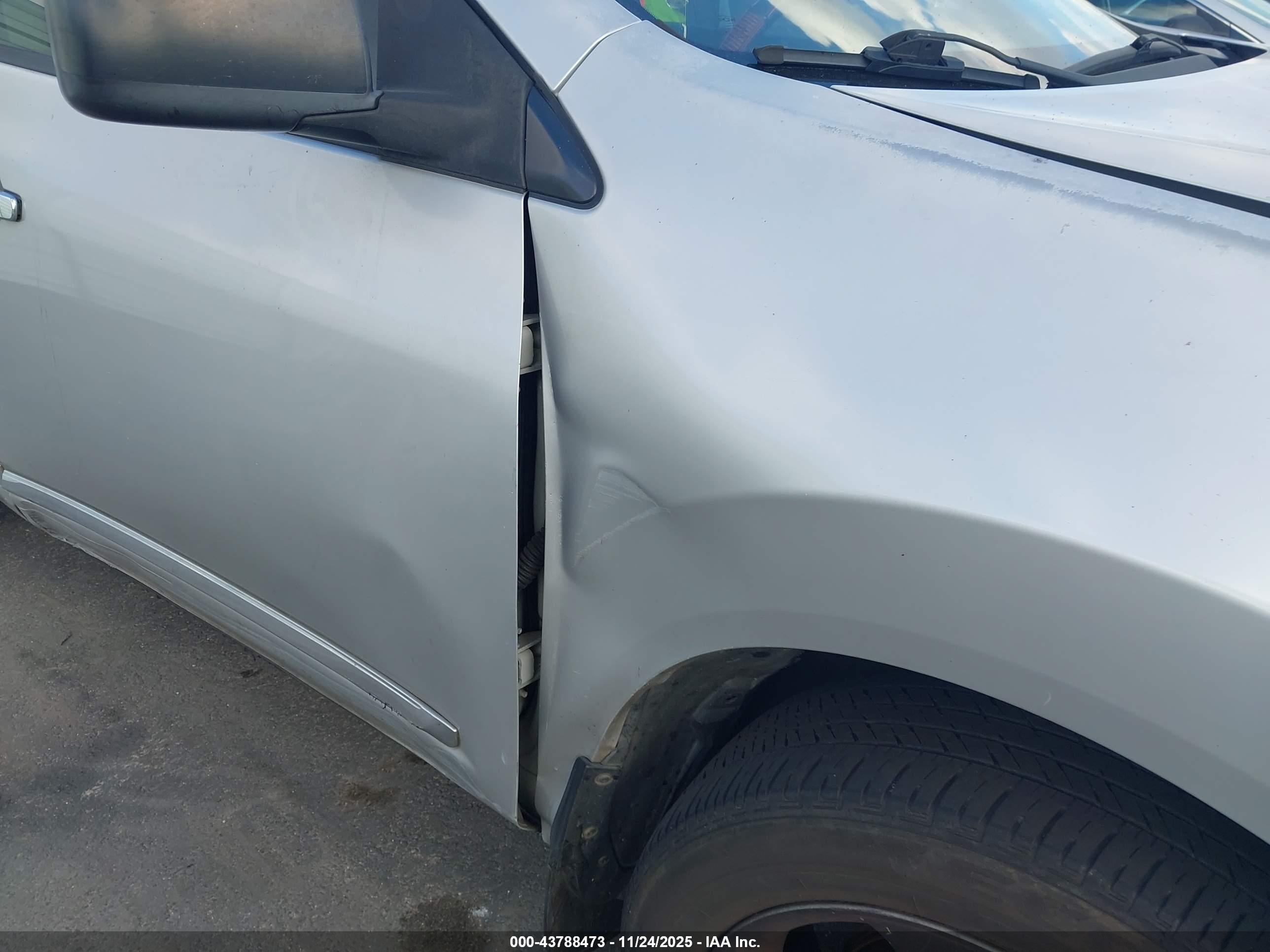 NISSAN ROGUE image 6