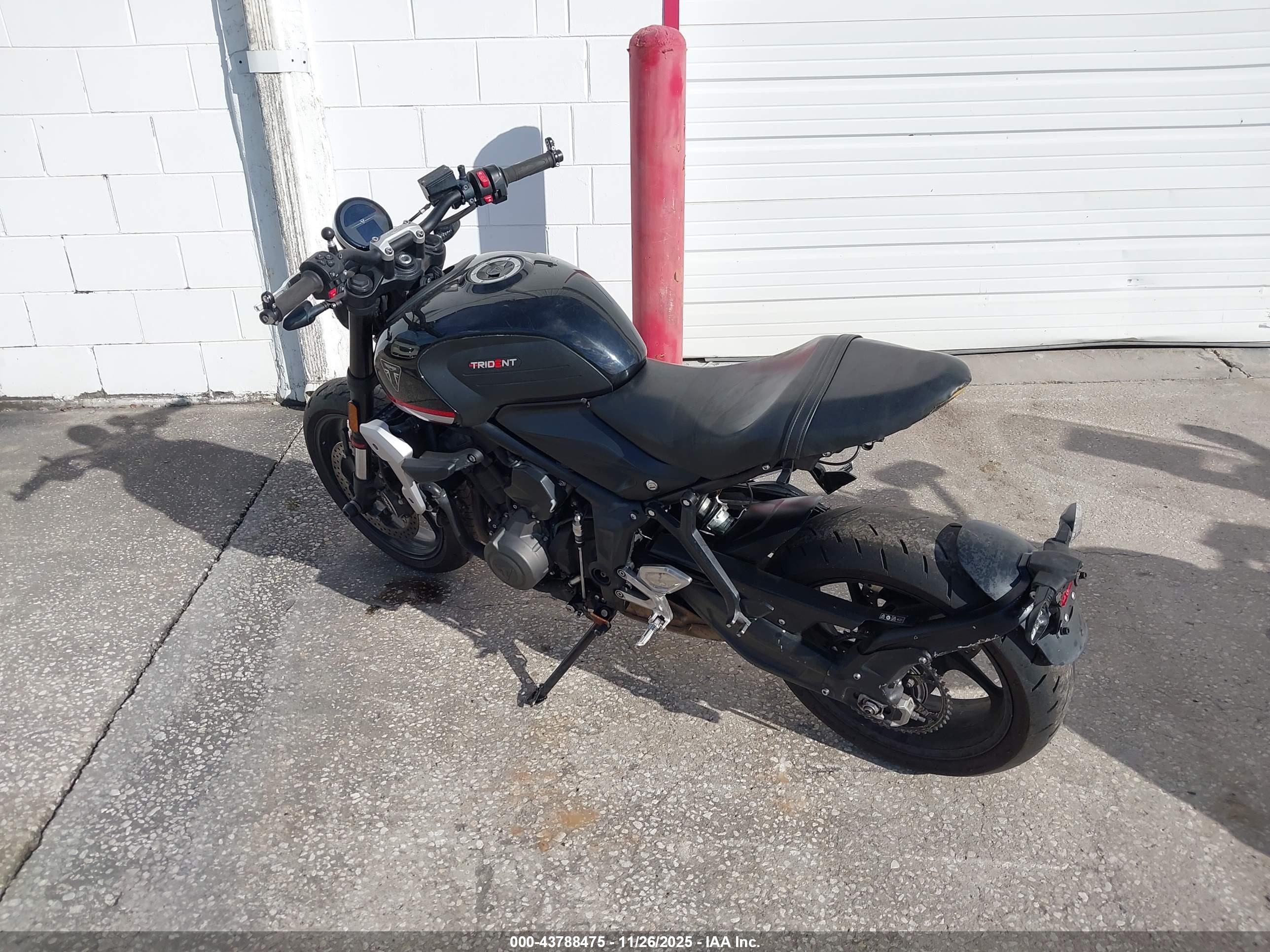 TRIUMPH MOTORCYCLE image 3