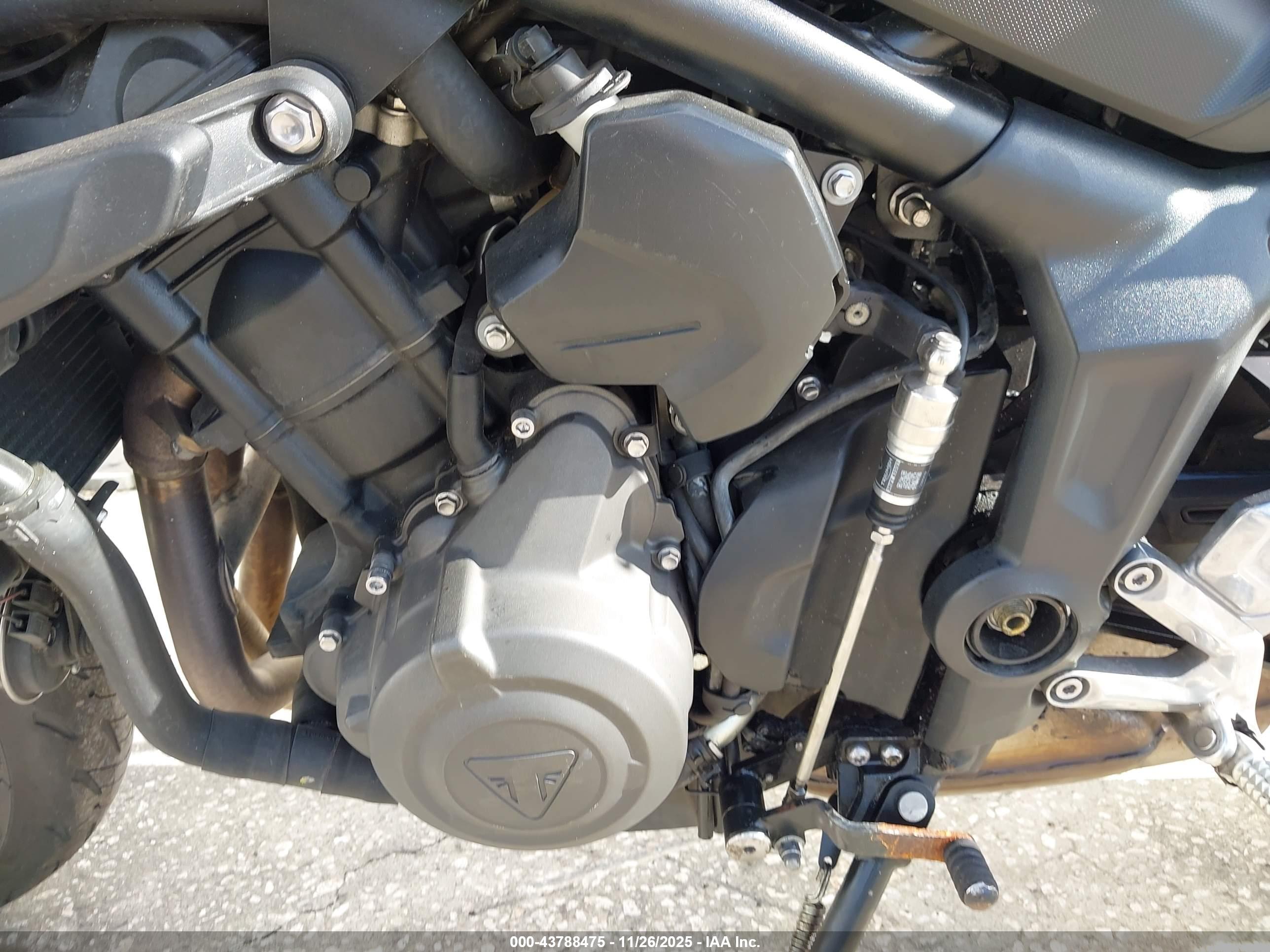 TRIUMPH MOTORCYCLE image 9