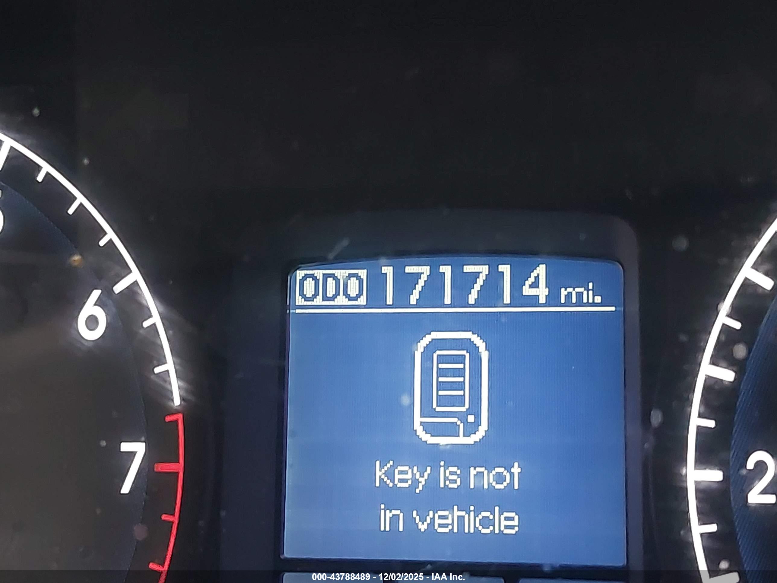 HYUNDAI GENESIS image 7