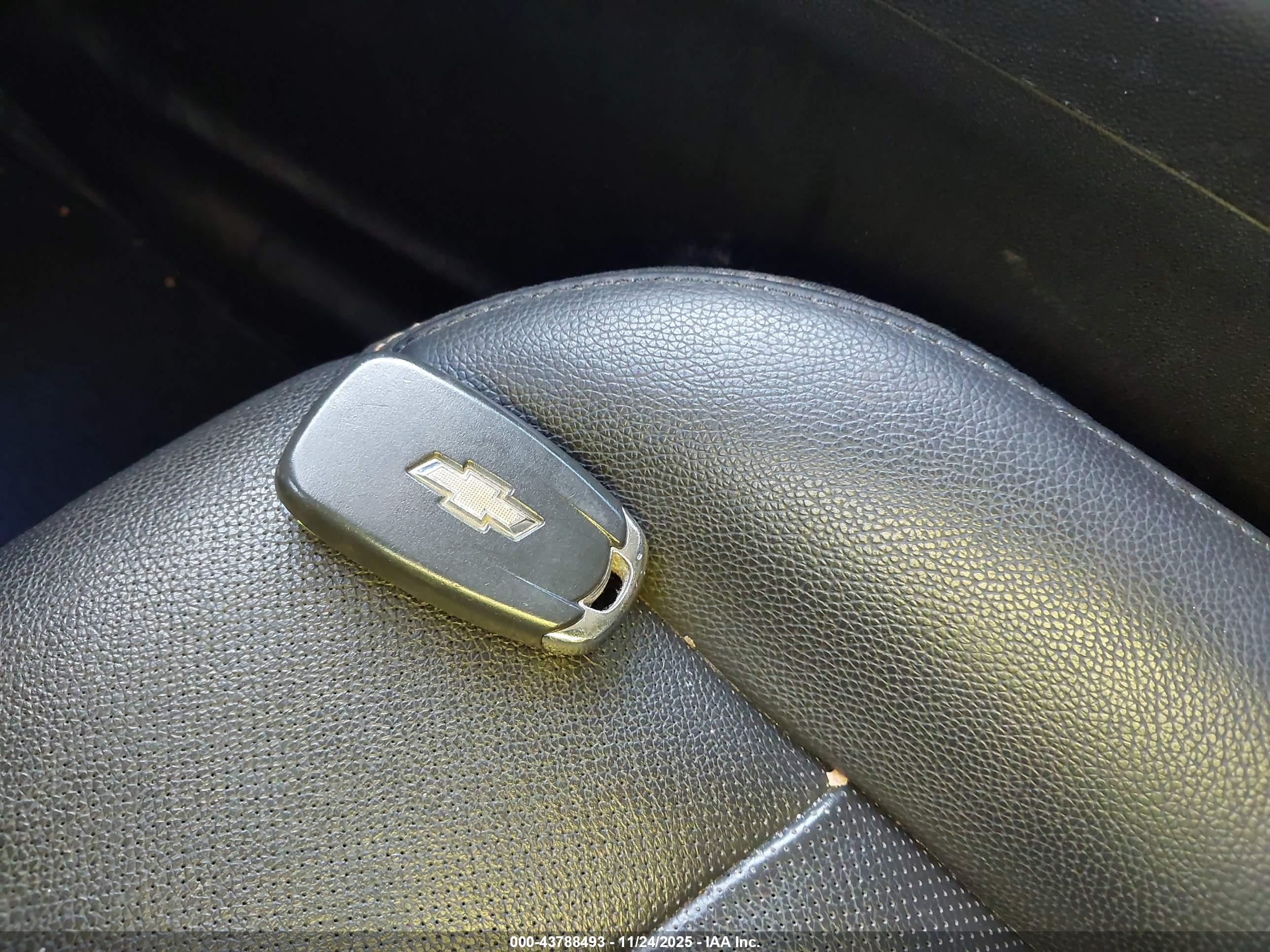 CHEVROLET EQUINOX image 11