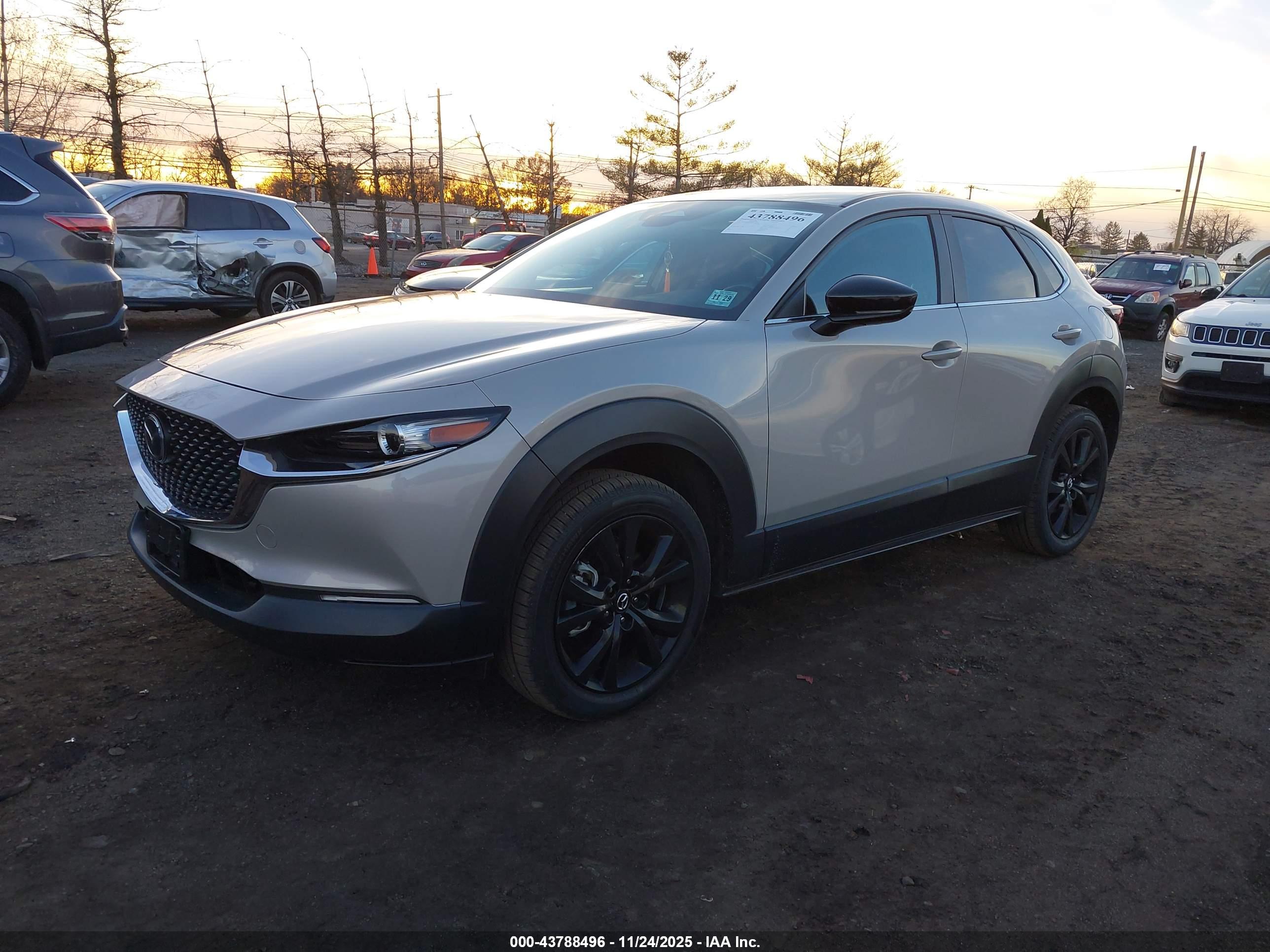 MAZDA CX-30 image 2