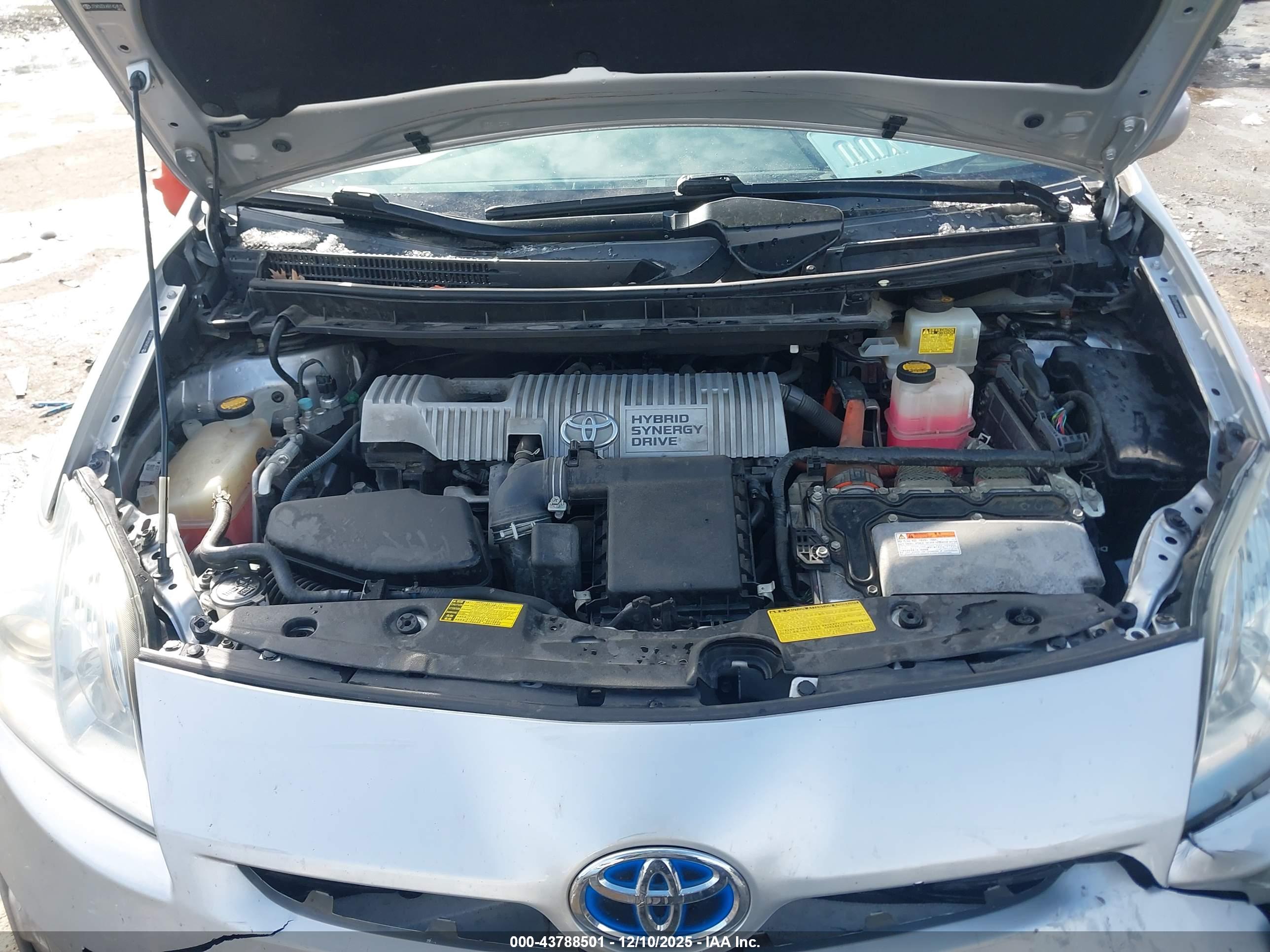 TOYOTA PRIUS image 10