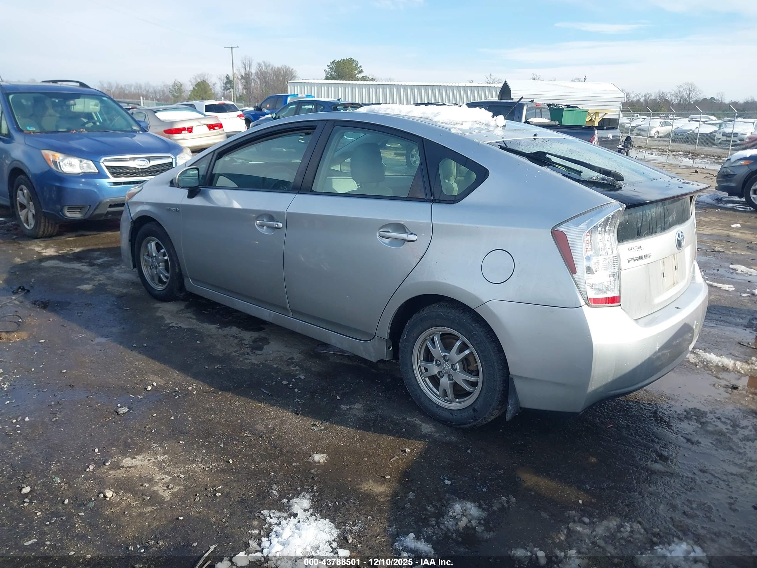 TOYOTA PRIUS image 3
