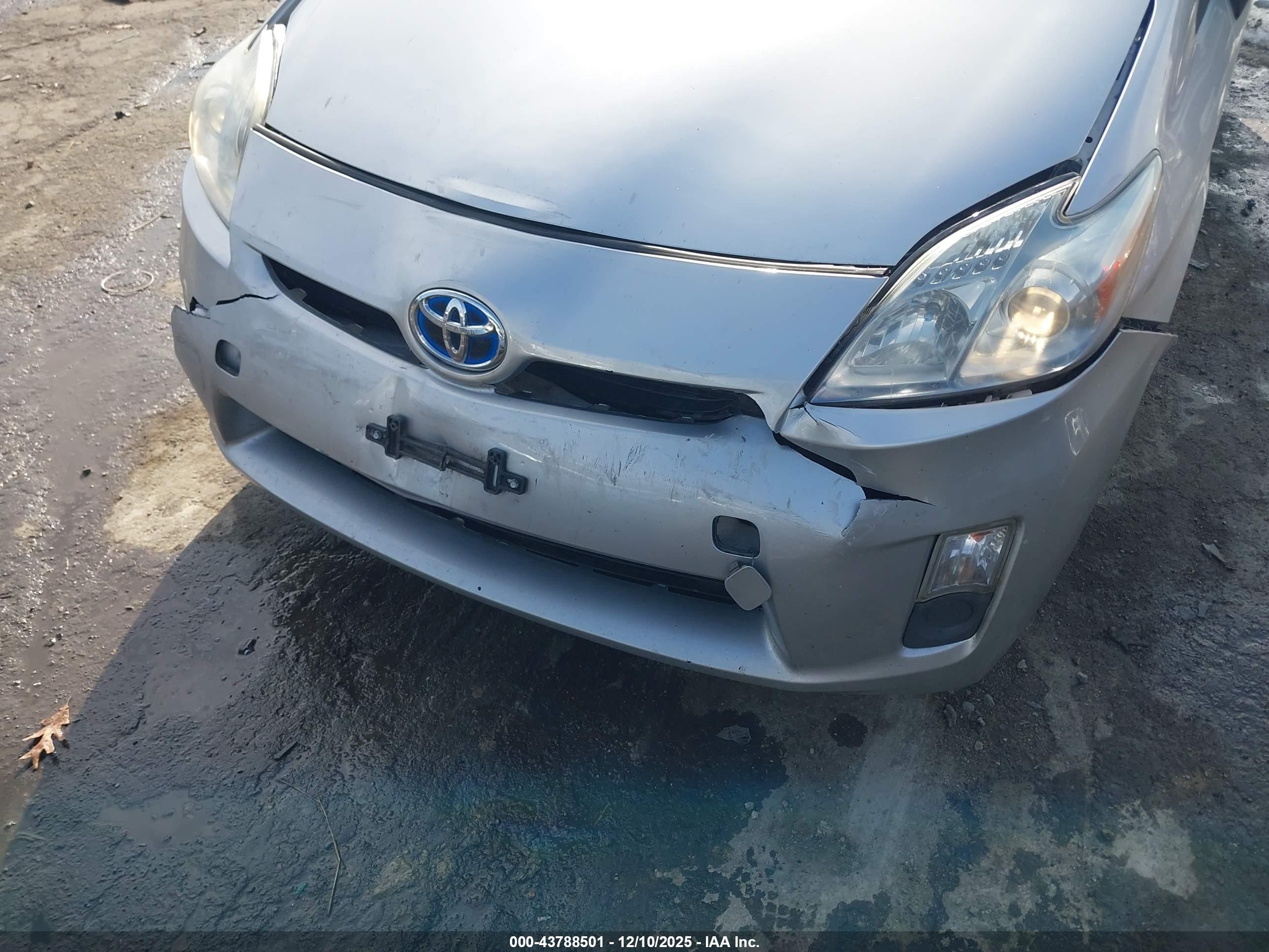 TOYOTA PRIUS image 6