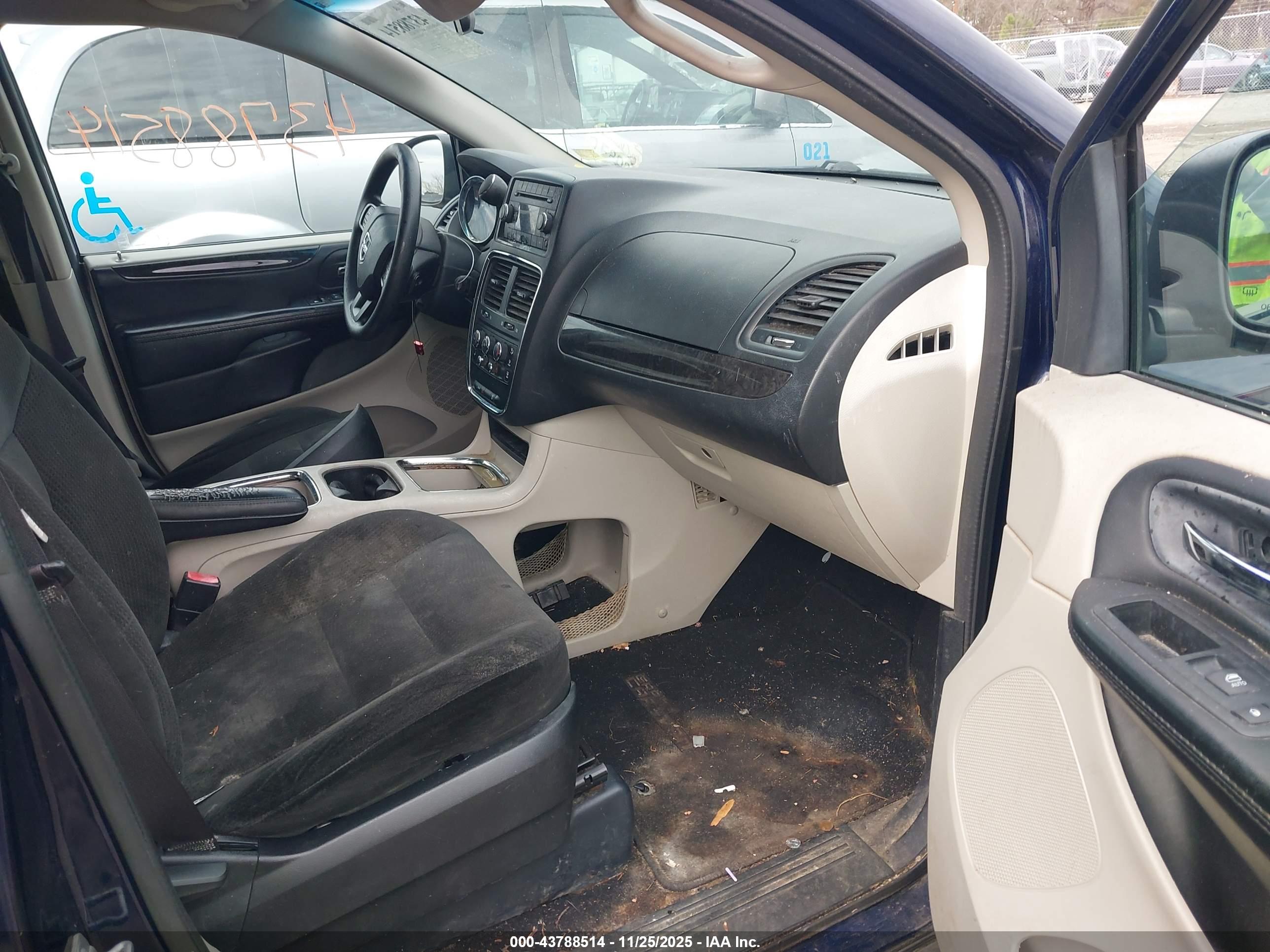 DODGE GRAND image 5