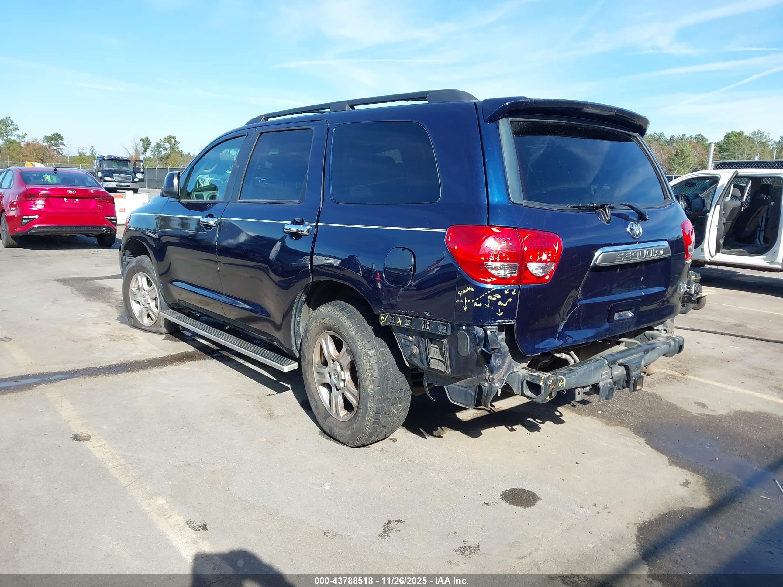TOYOTA SEQUOIA image 3
