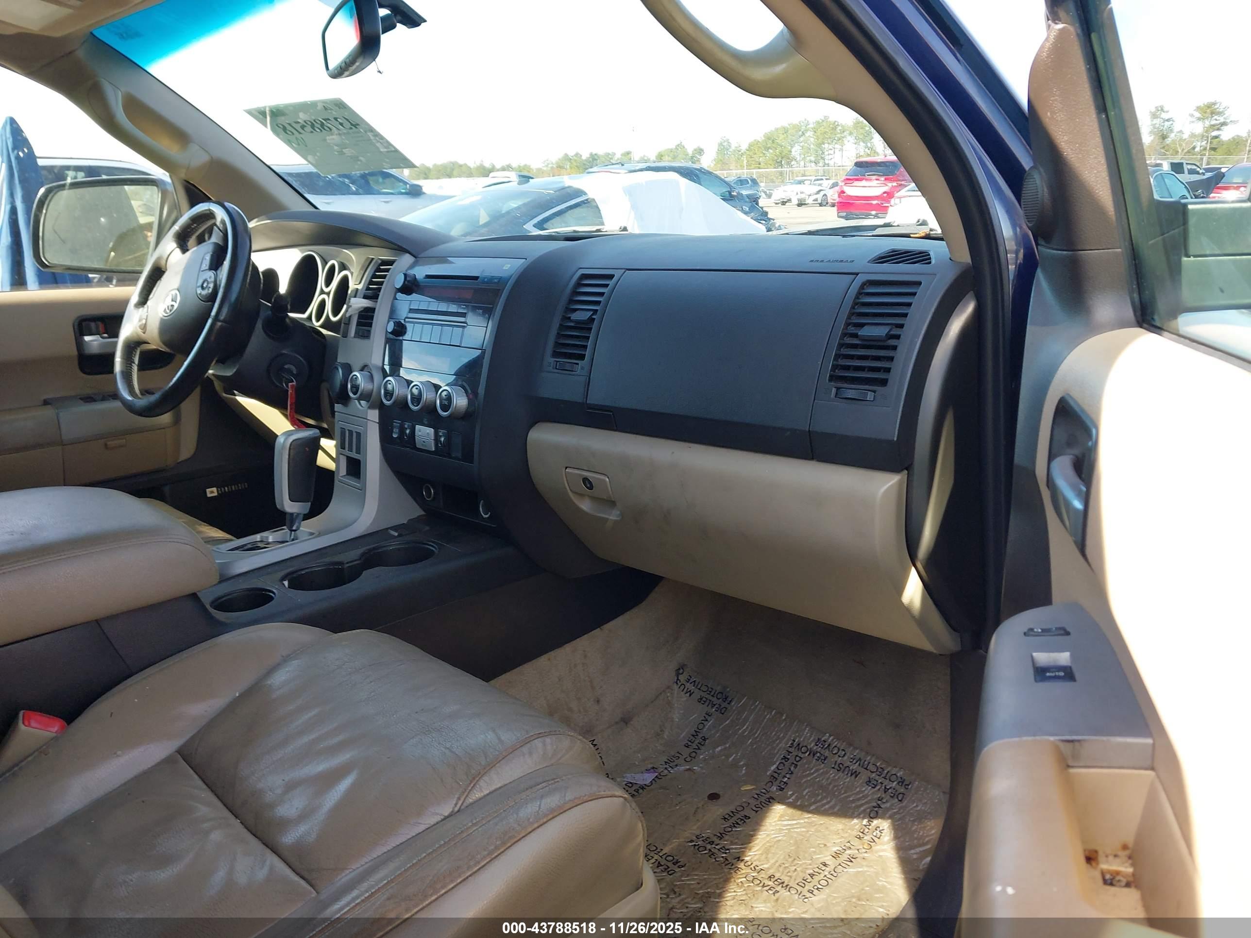 TOYOTA SEQUOIA image 5