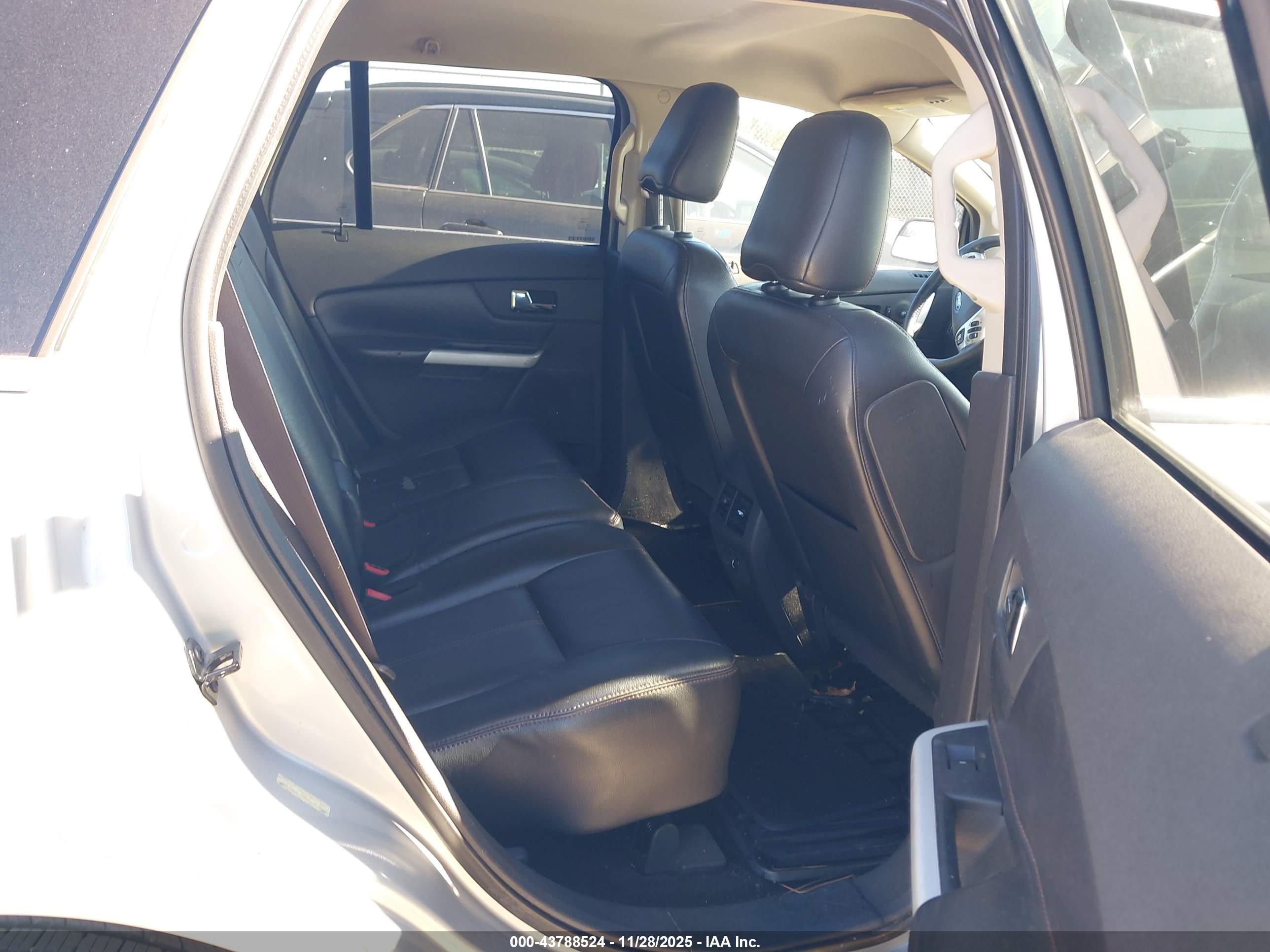 FORD EDGE image 8