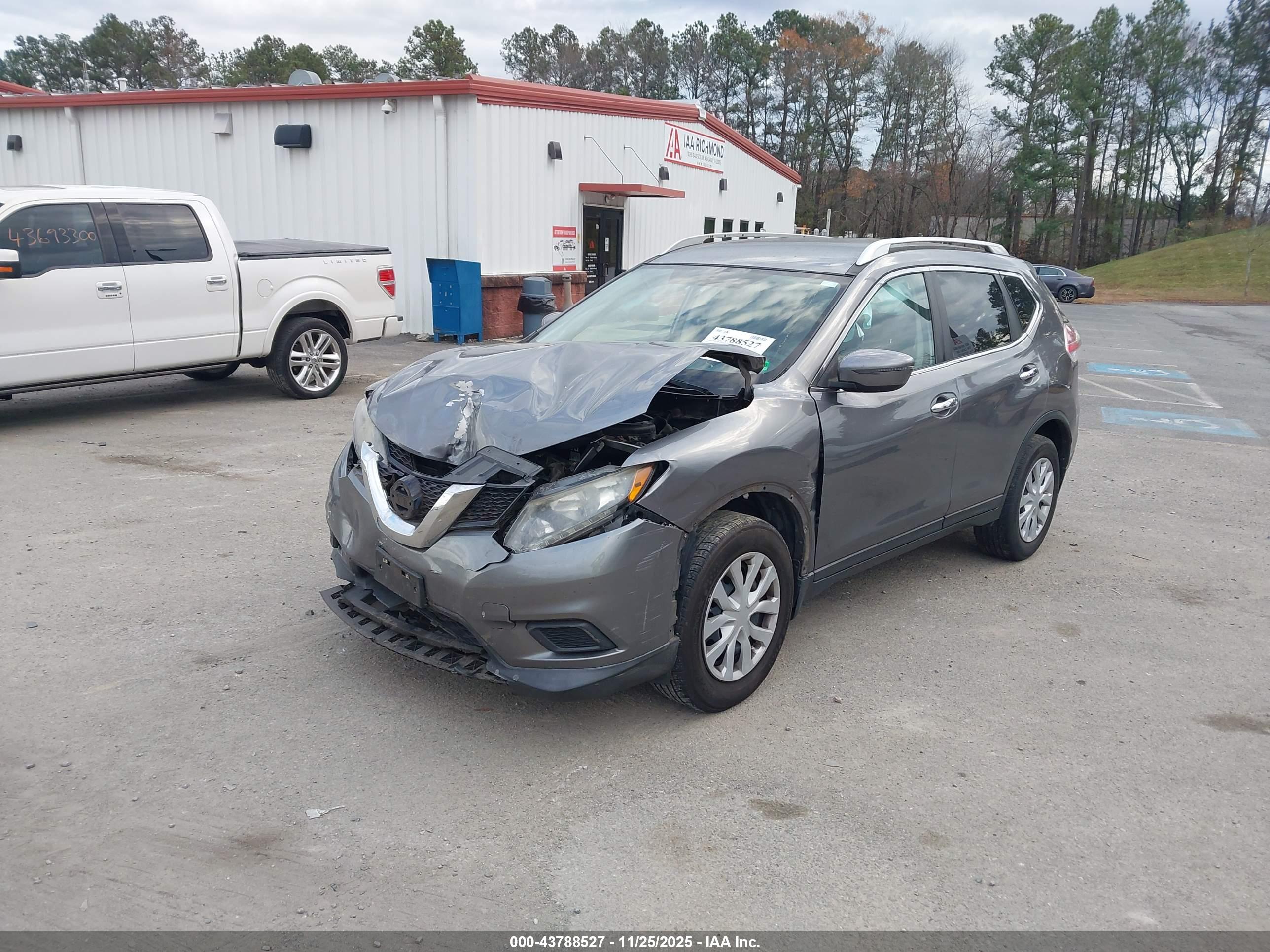 NISSAN ROGUE image 2