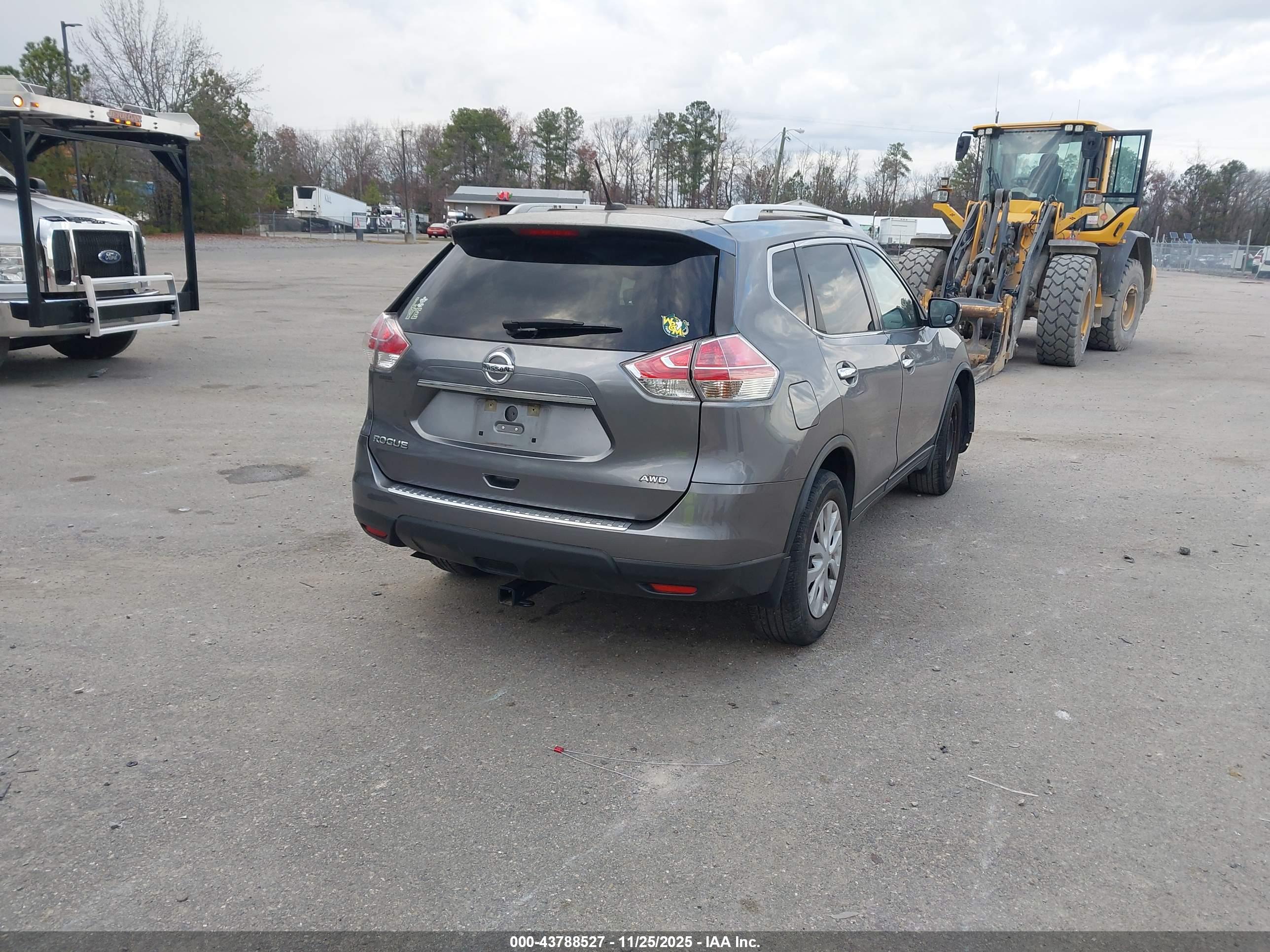NISSAN ROGUE image 4
