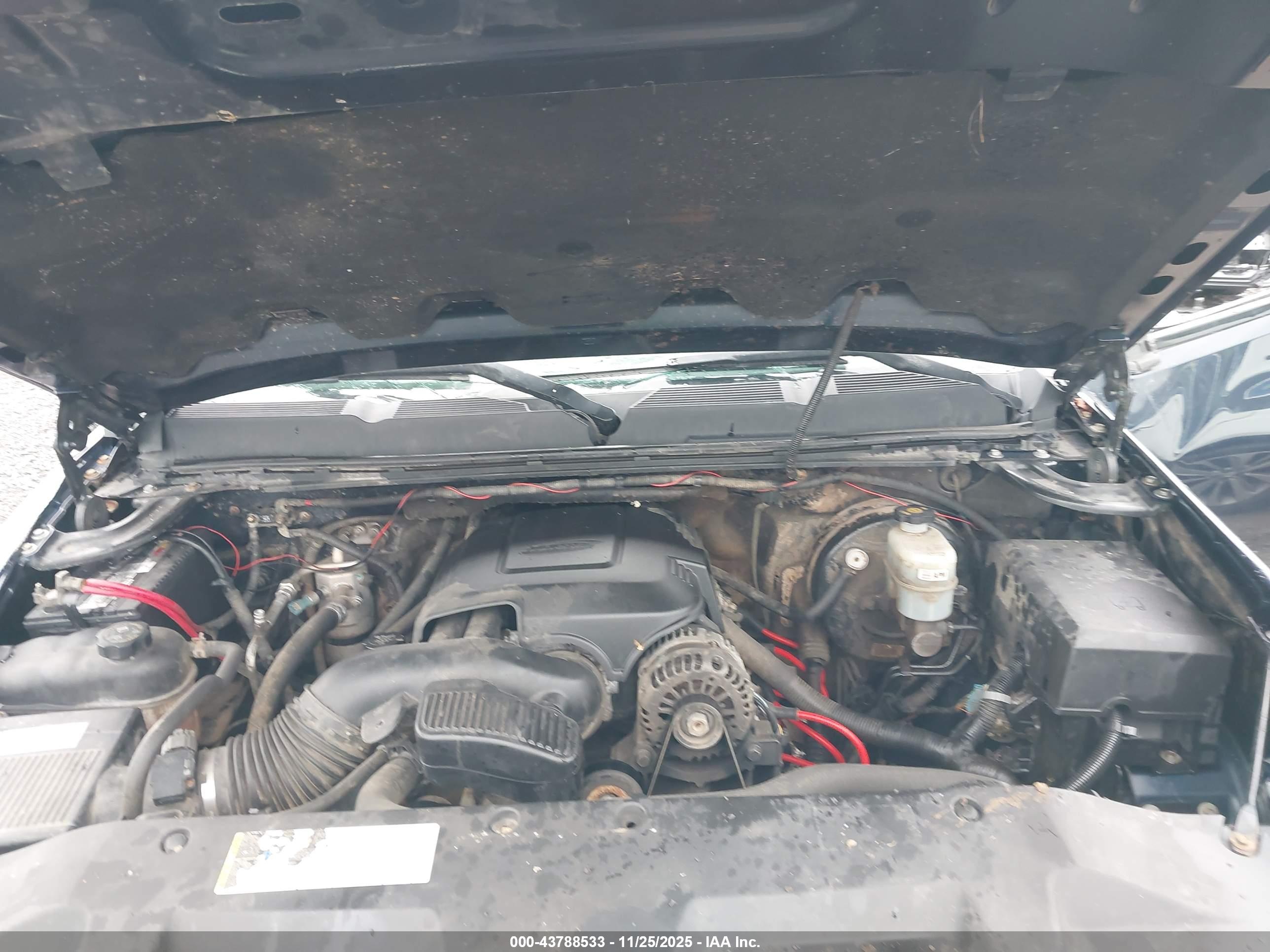 CHEVROLET SILVERADO image 10