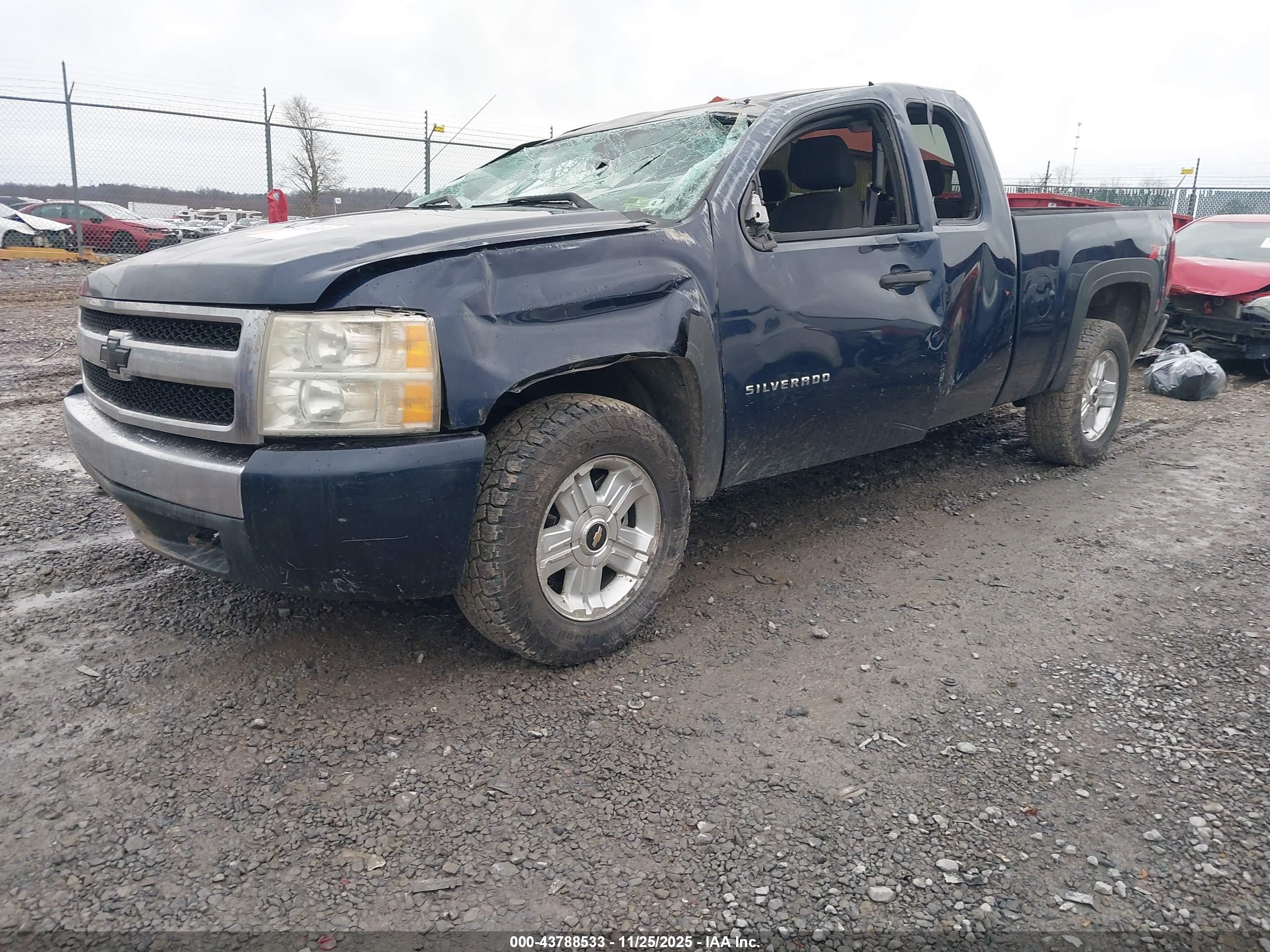 CHEVROLET SILVERADO image 2