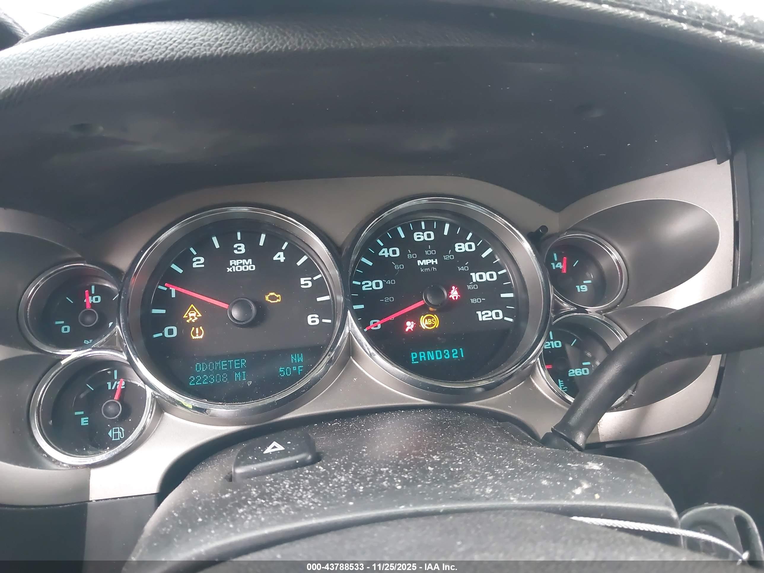 CHEVROLET SILVERADO image 7