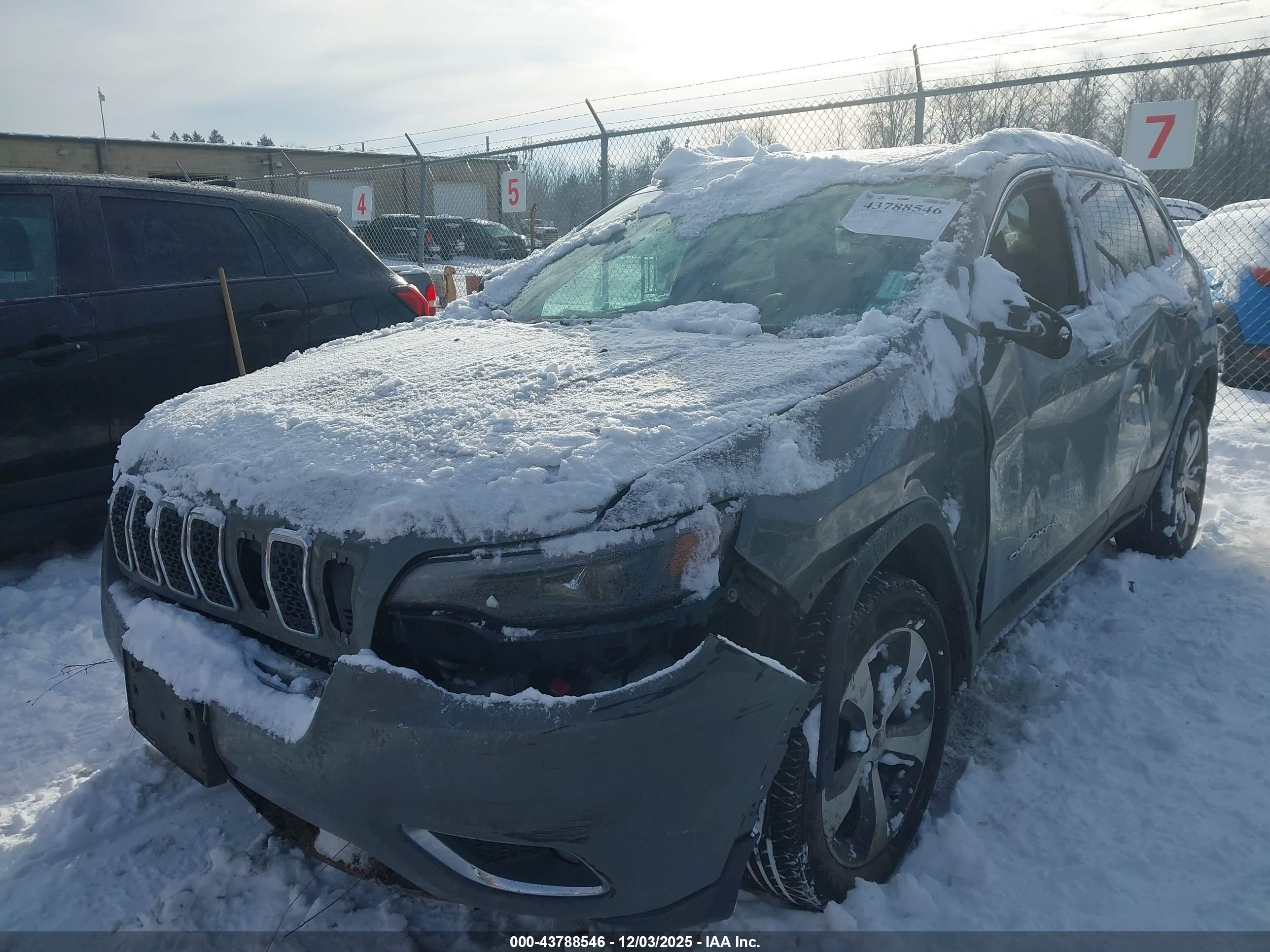 JEEP CHEROKEE image 6