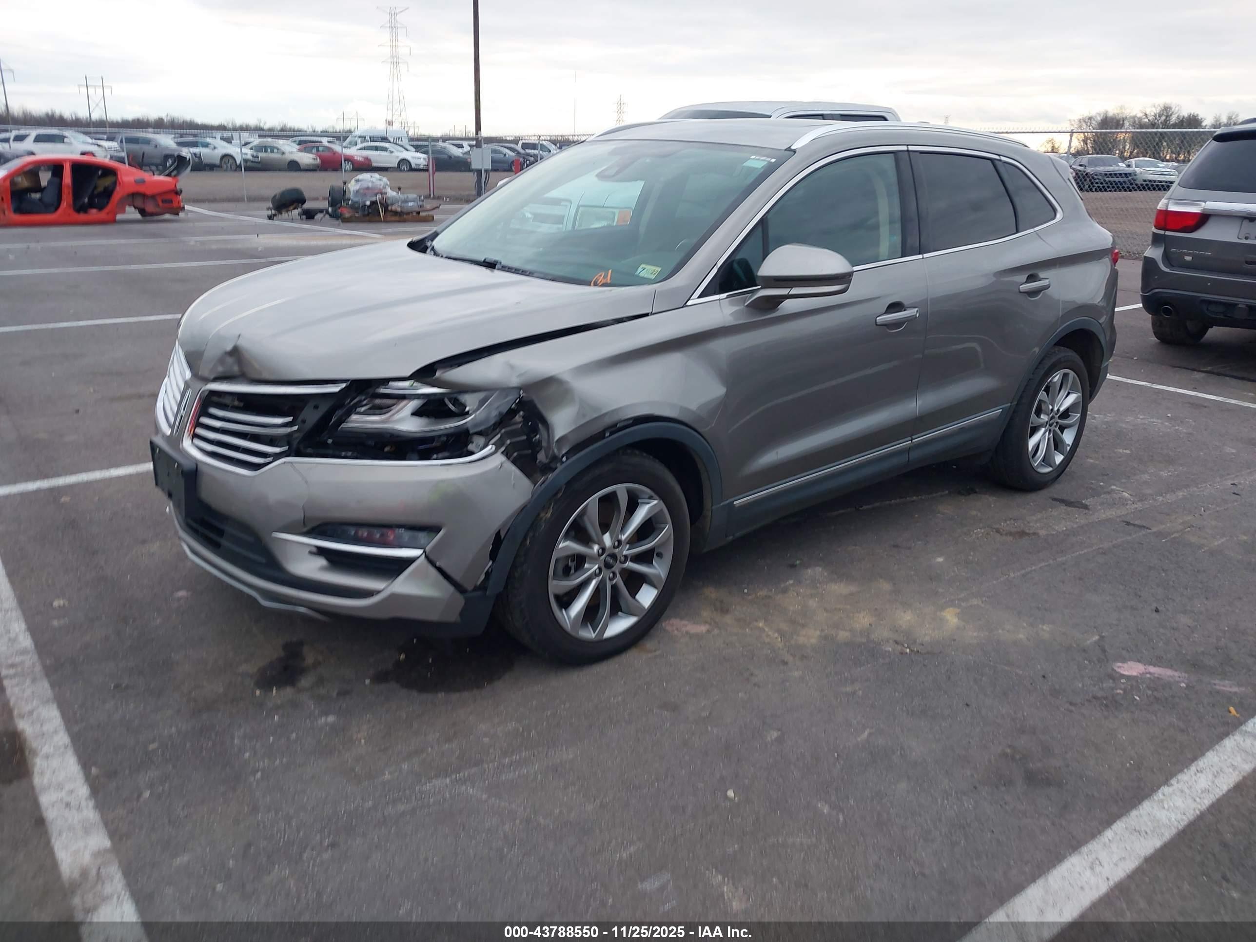 LINCOLN MKC image 2
