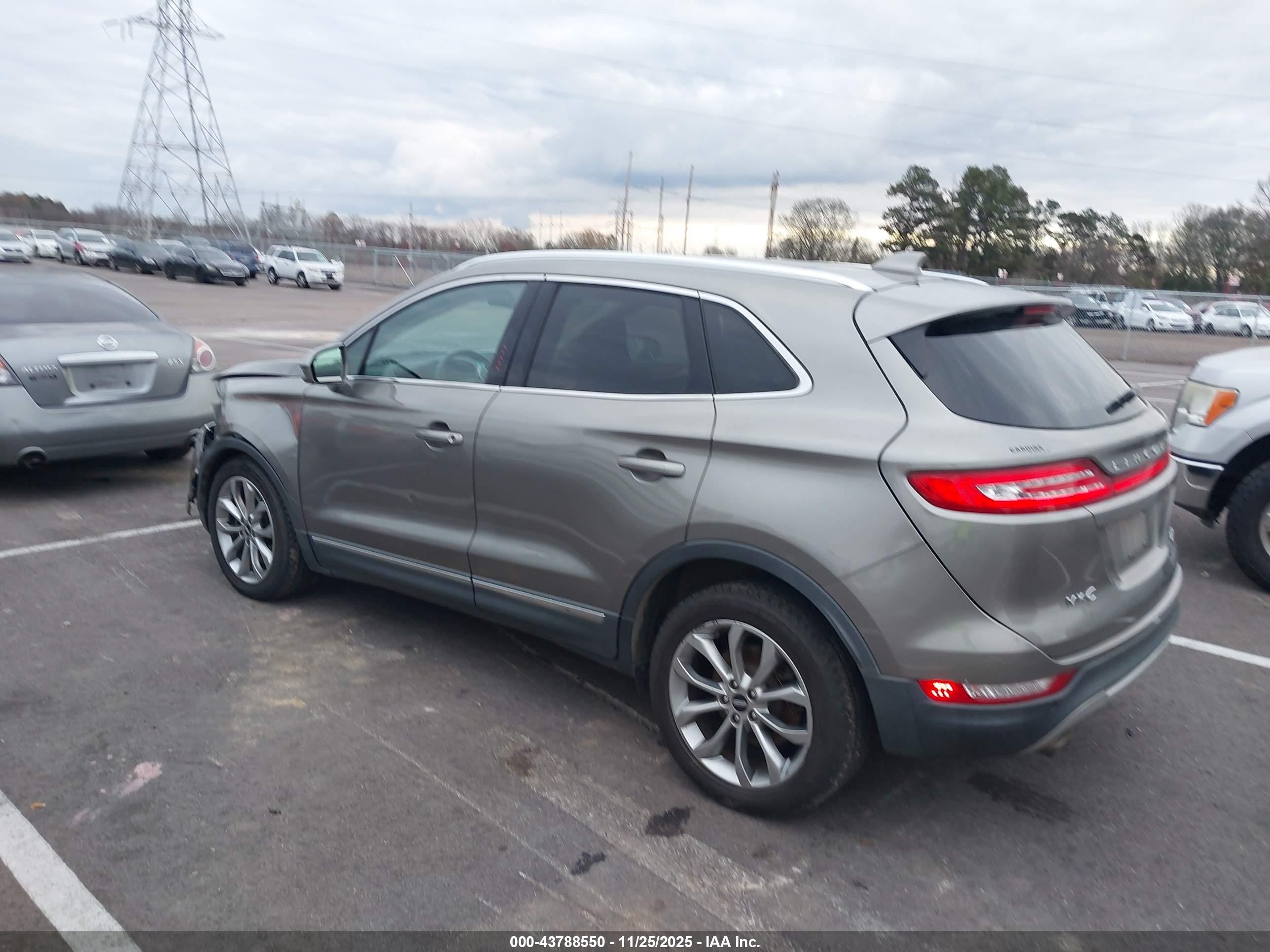 LINCOLN MKC image 3