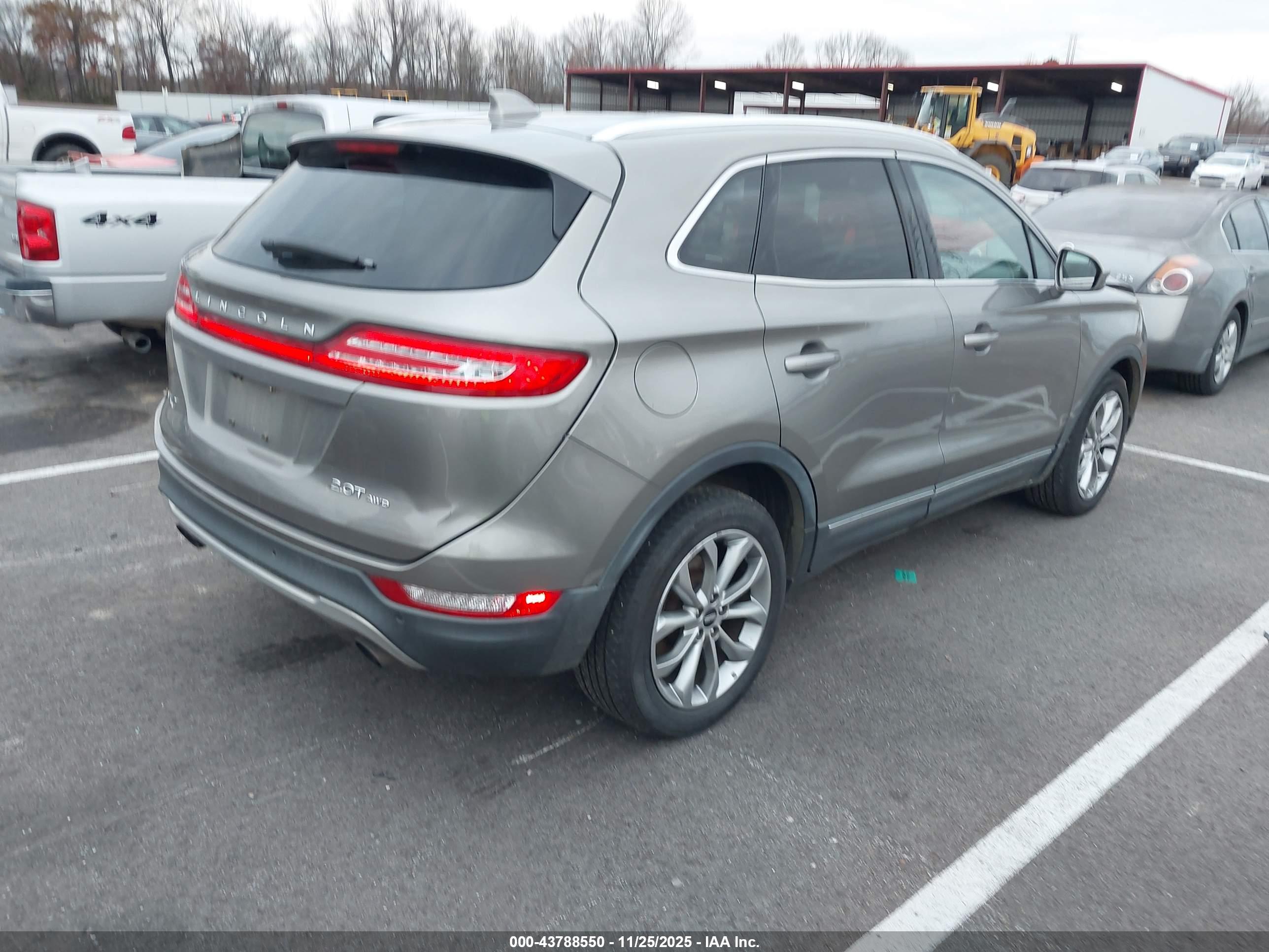 LINCOLN MKC image 4