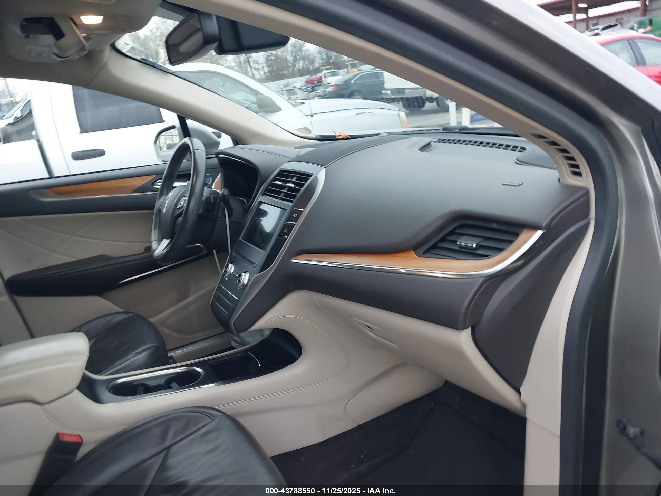 LINCOLN MKC image 5