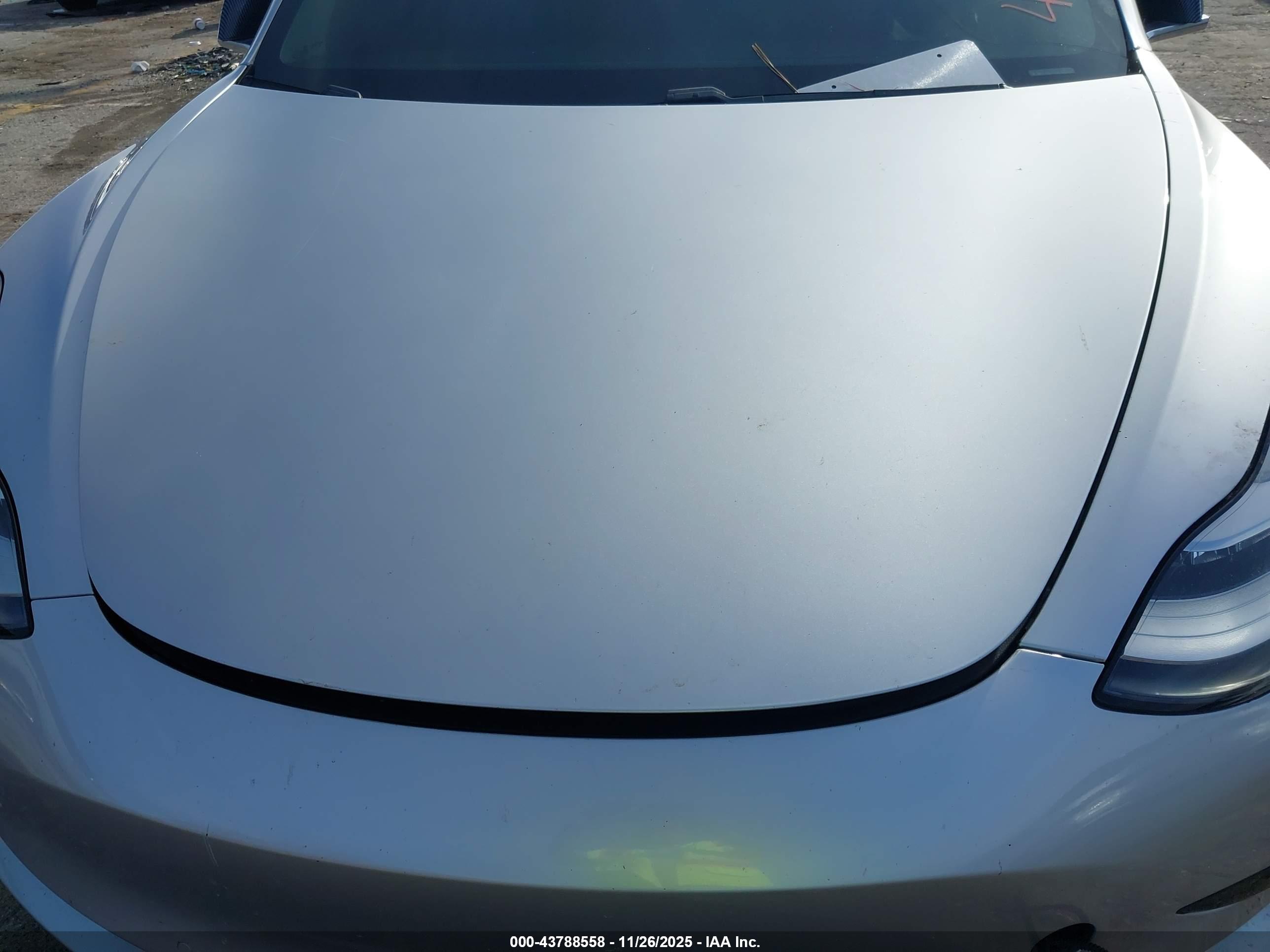 TESLA MODEL image 10
