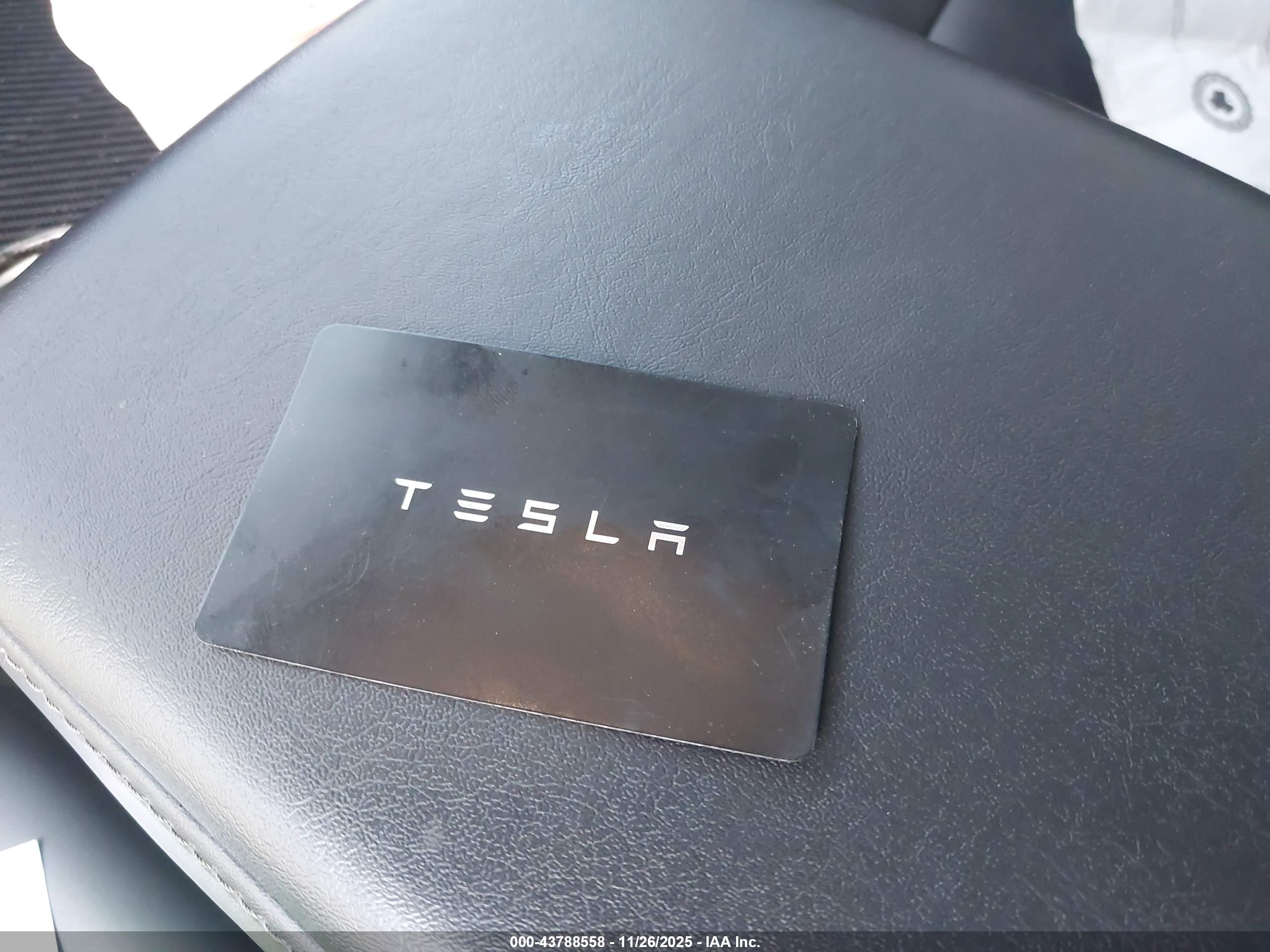 TESLA MODEL image 11