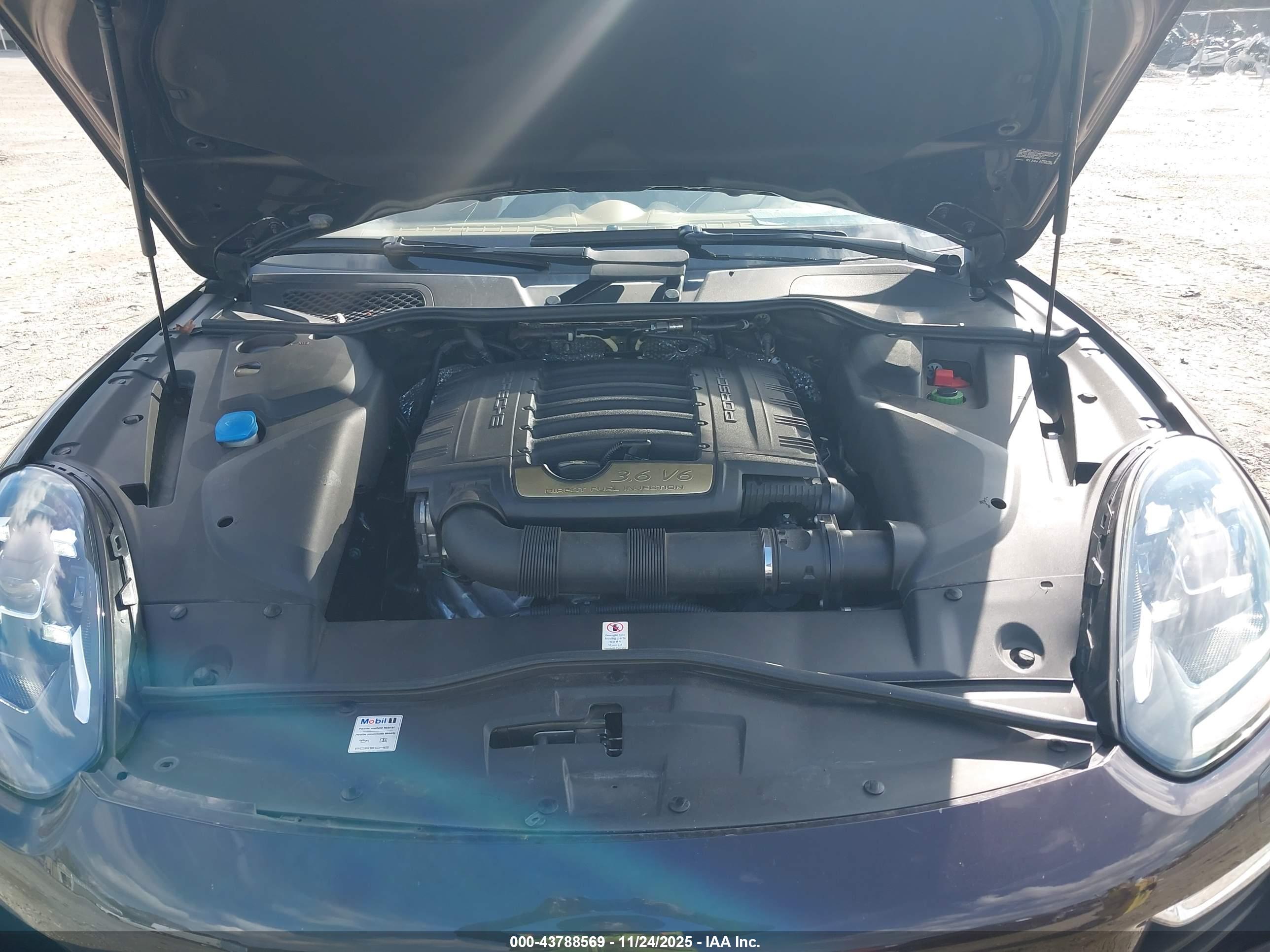 PORSCHE CAYENNE image 10