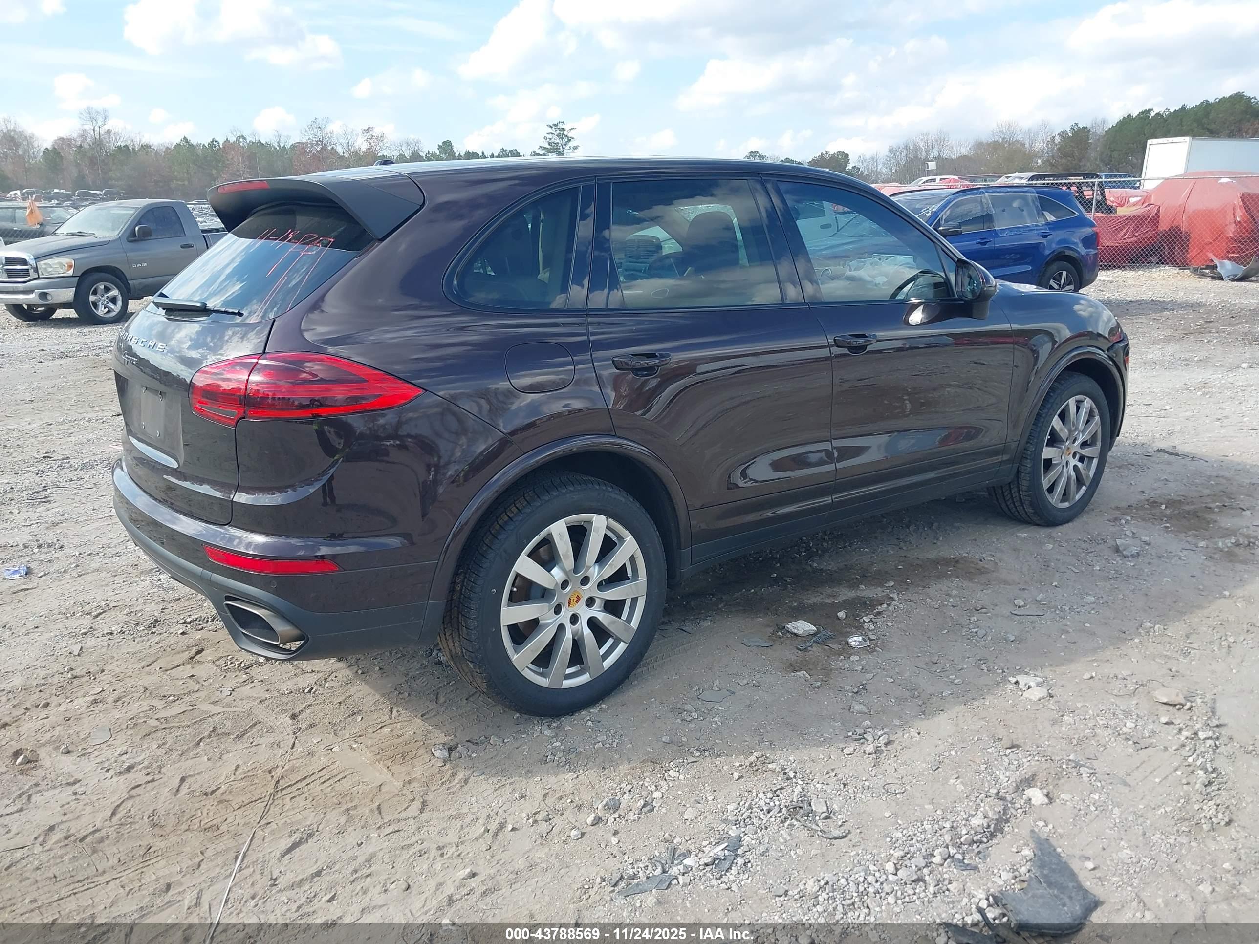 PORSCHE CAYENNE image 4