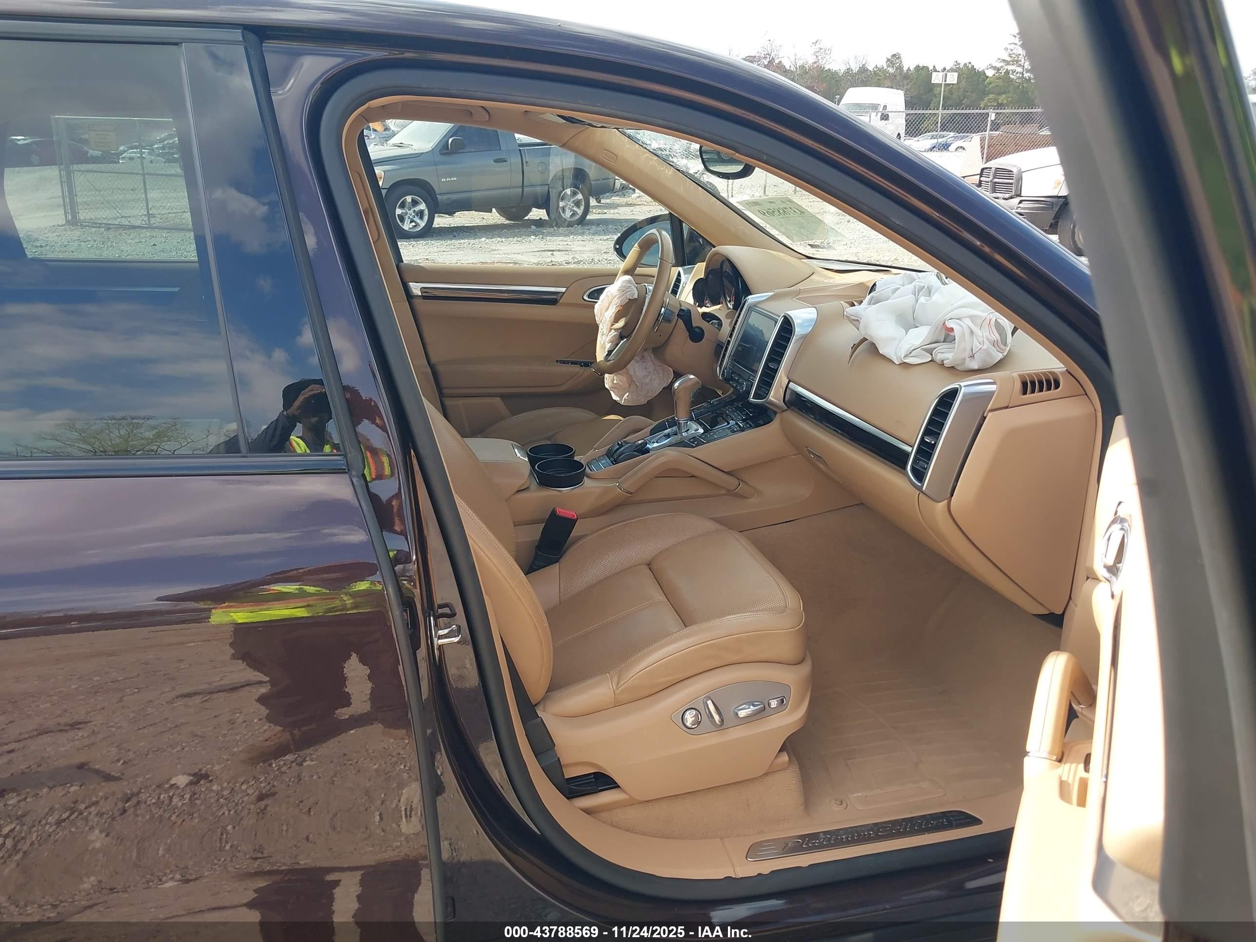 PORSCHE CAYENNE image 5