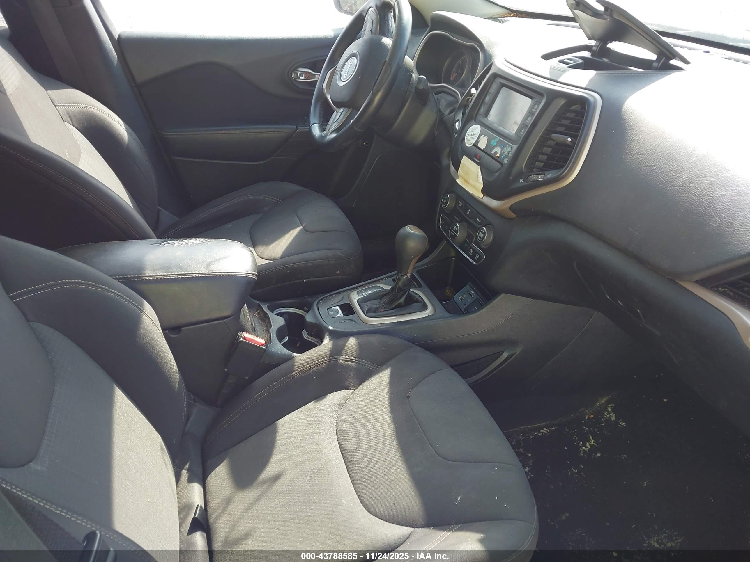 JEEP CHEROKEE image 5