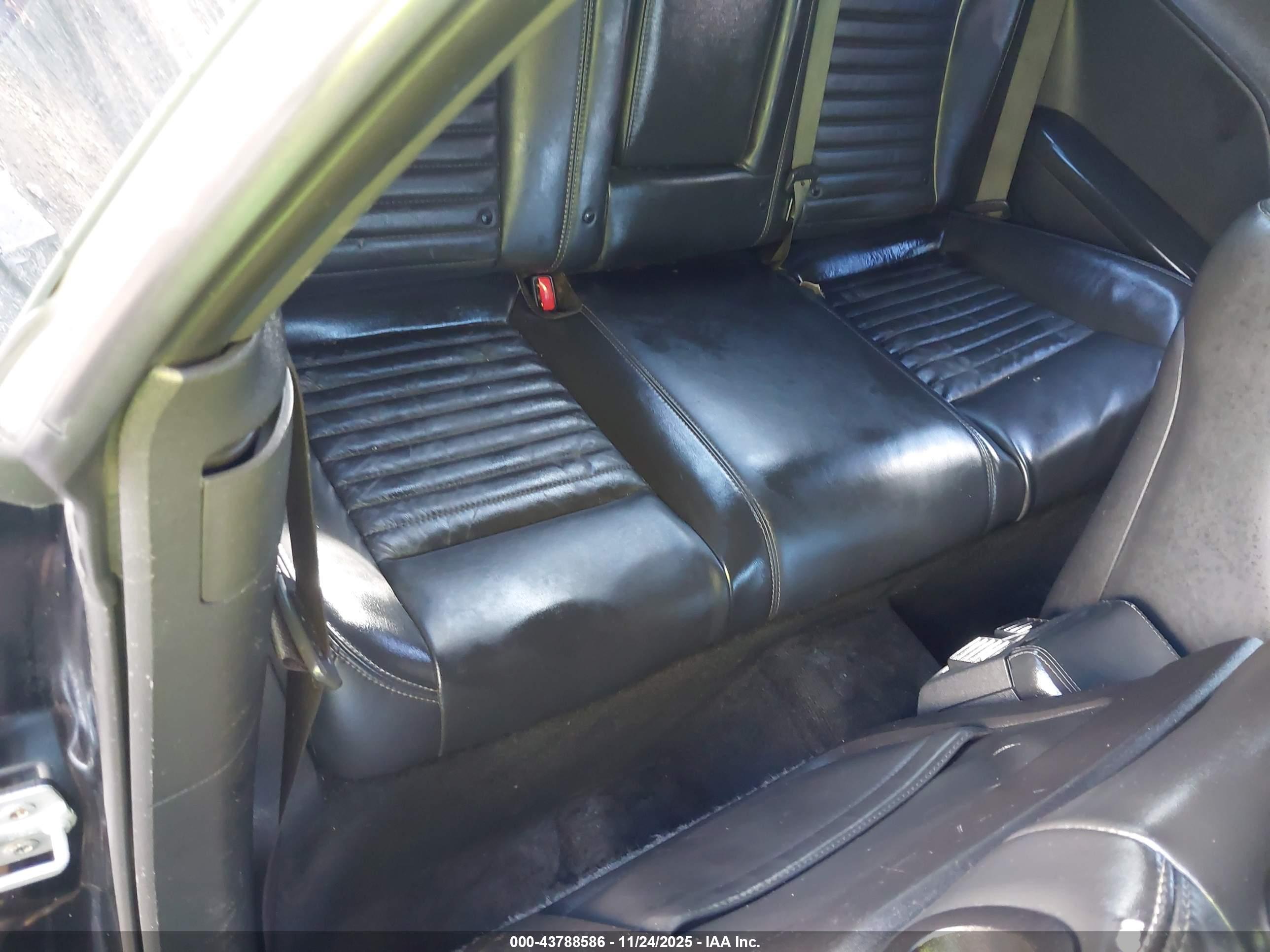 DODGE CHALLENGER image 8