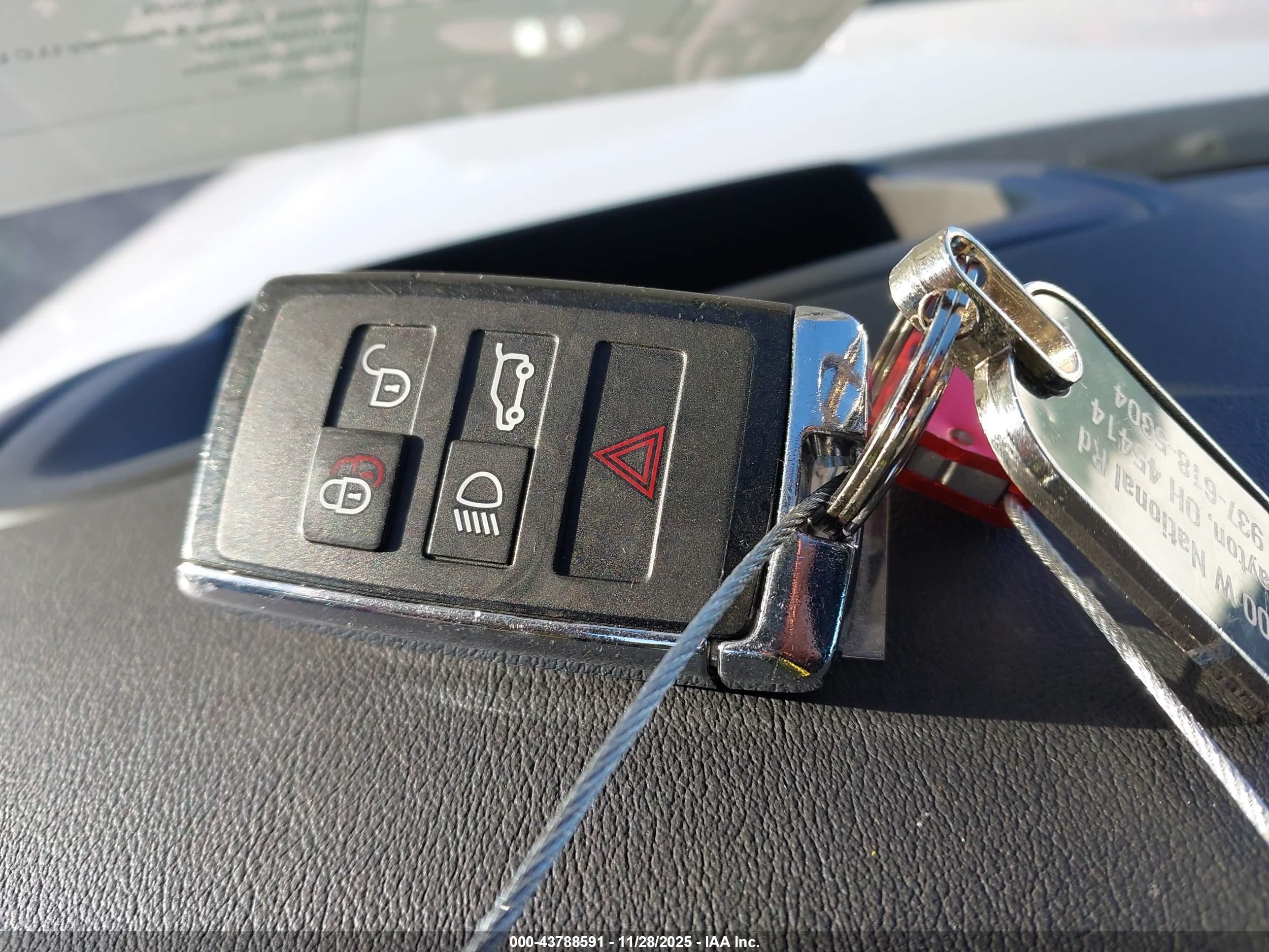 LAND ROVER image 11