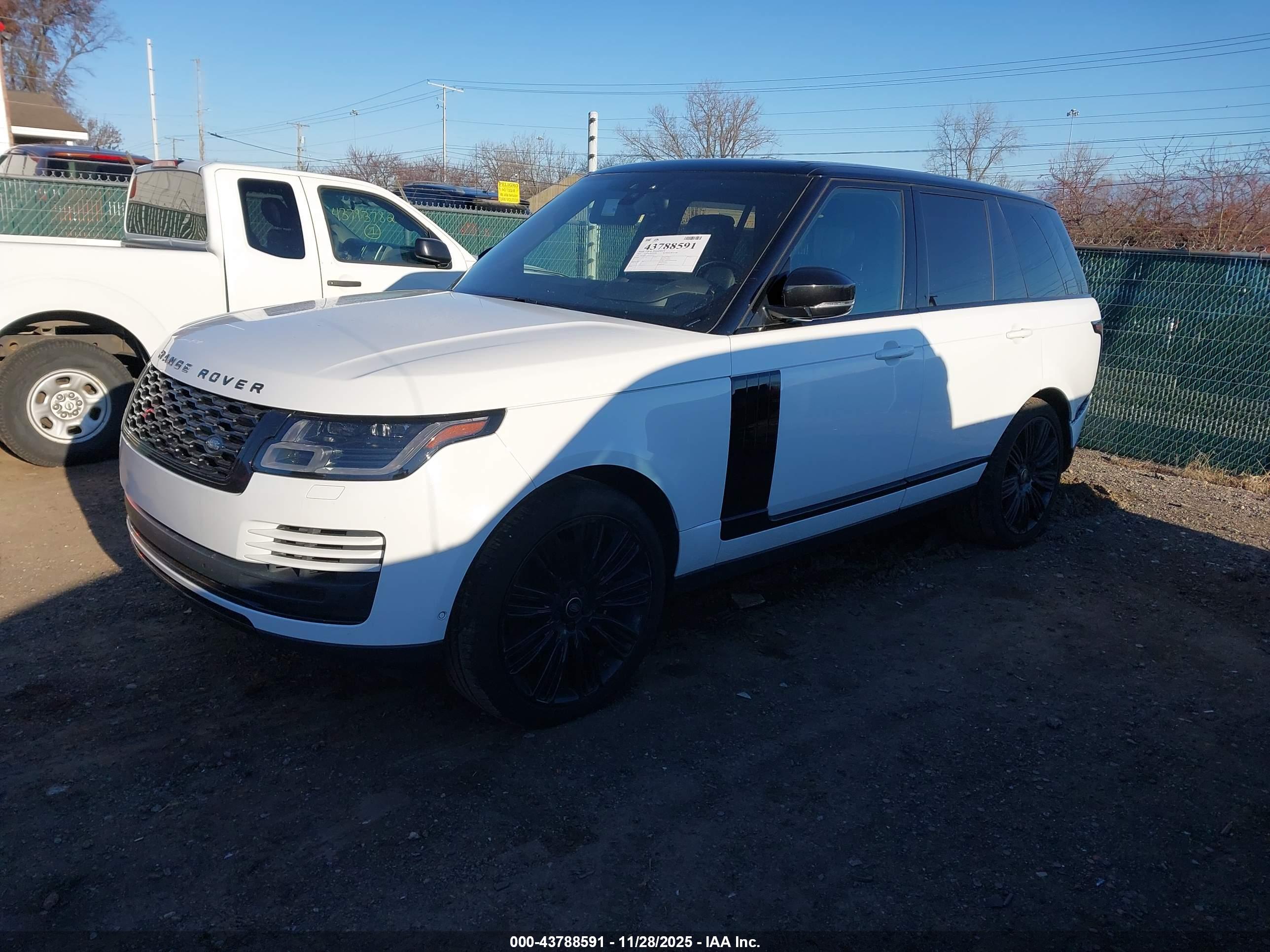 LAND ROVER image 2
