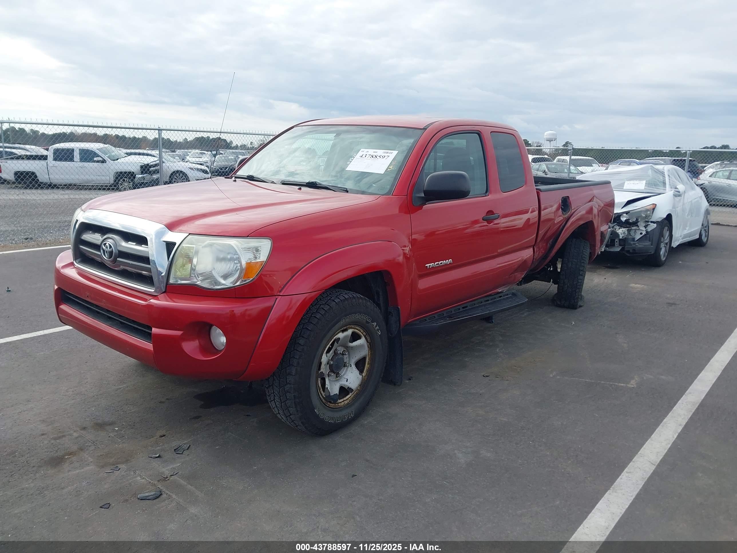 TOYOTA TACOMA image 2