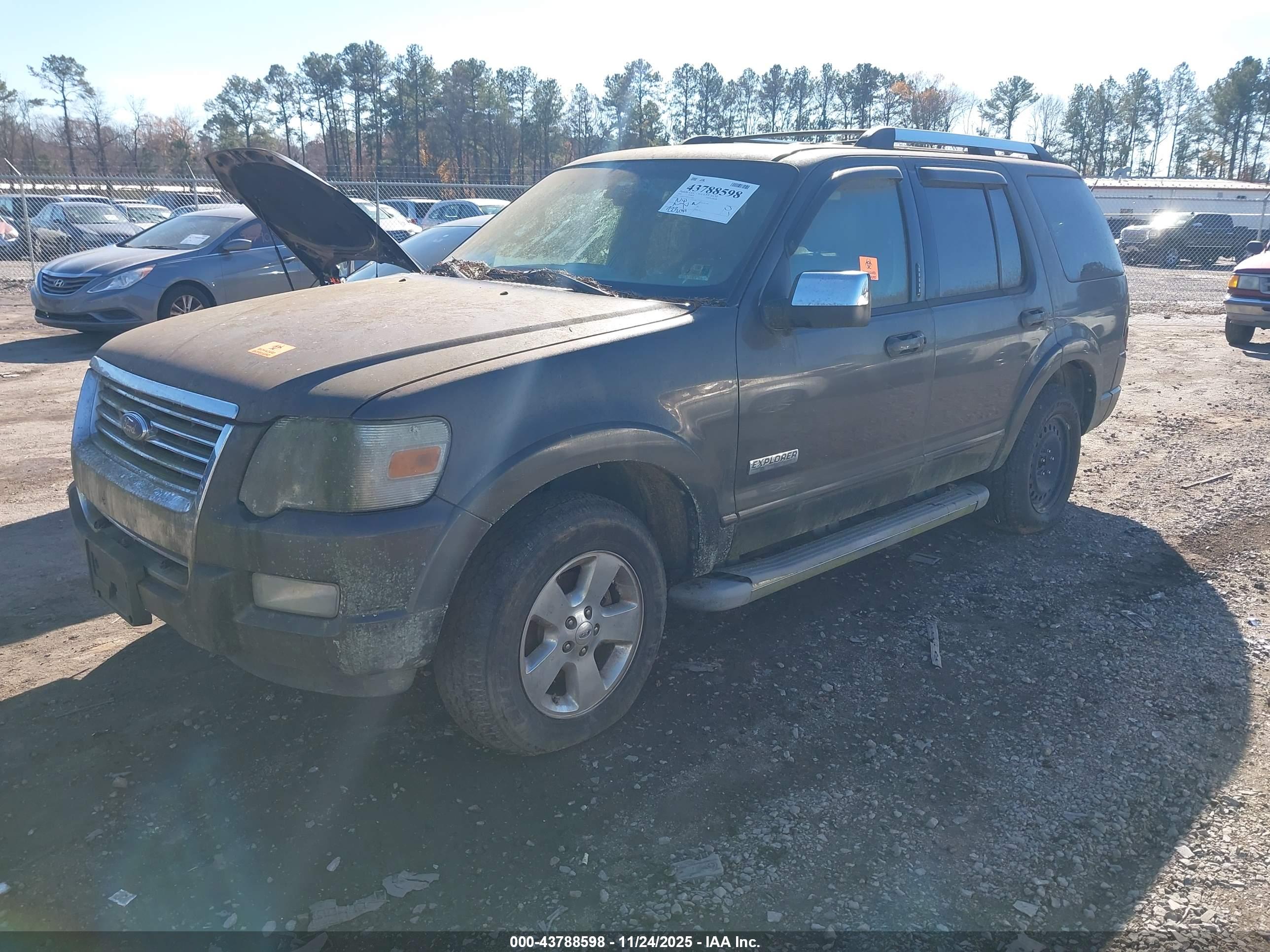 FORD EXPLORER image 2