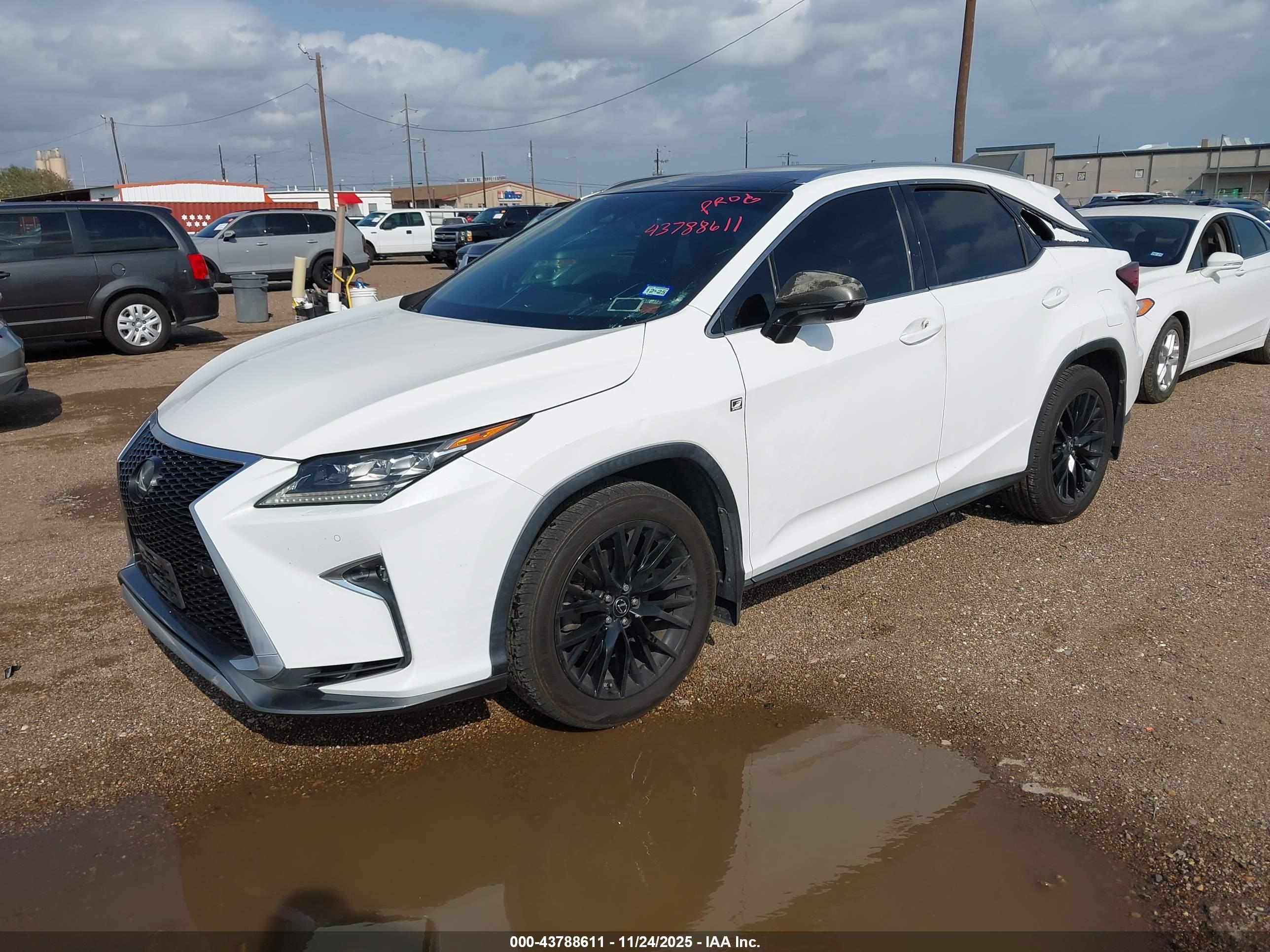 LEXUS RX image 2