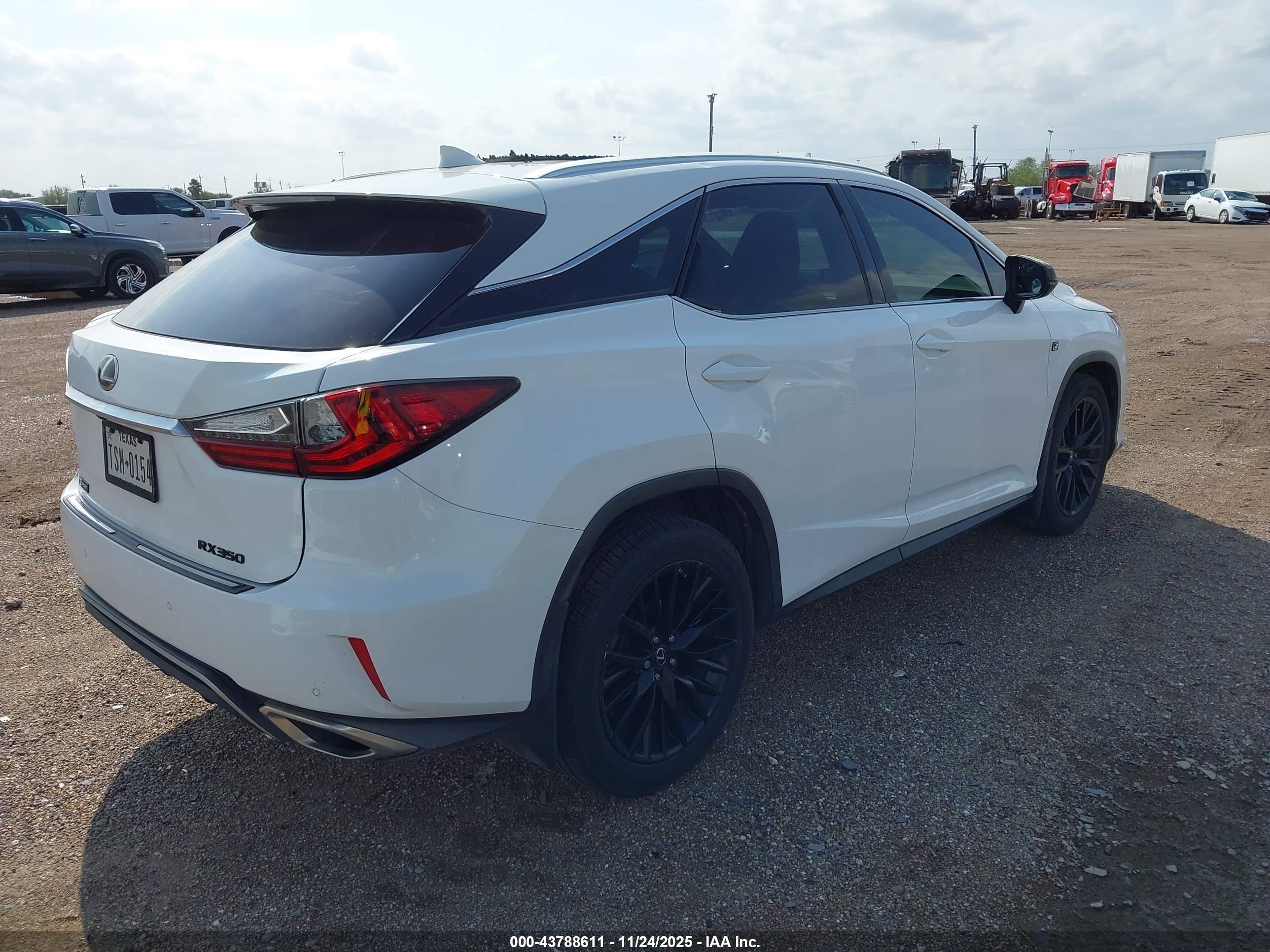 LEXUS RX image 4