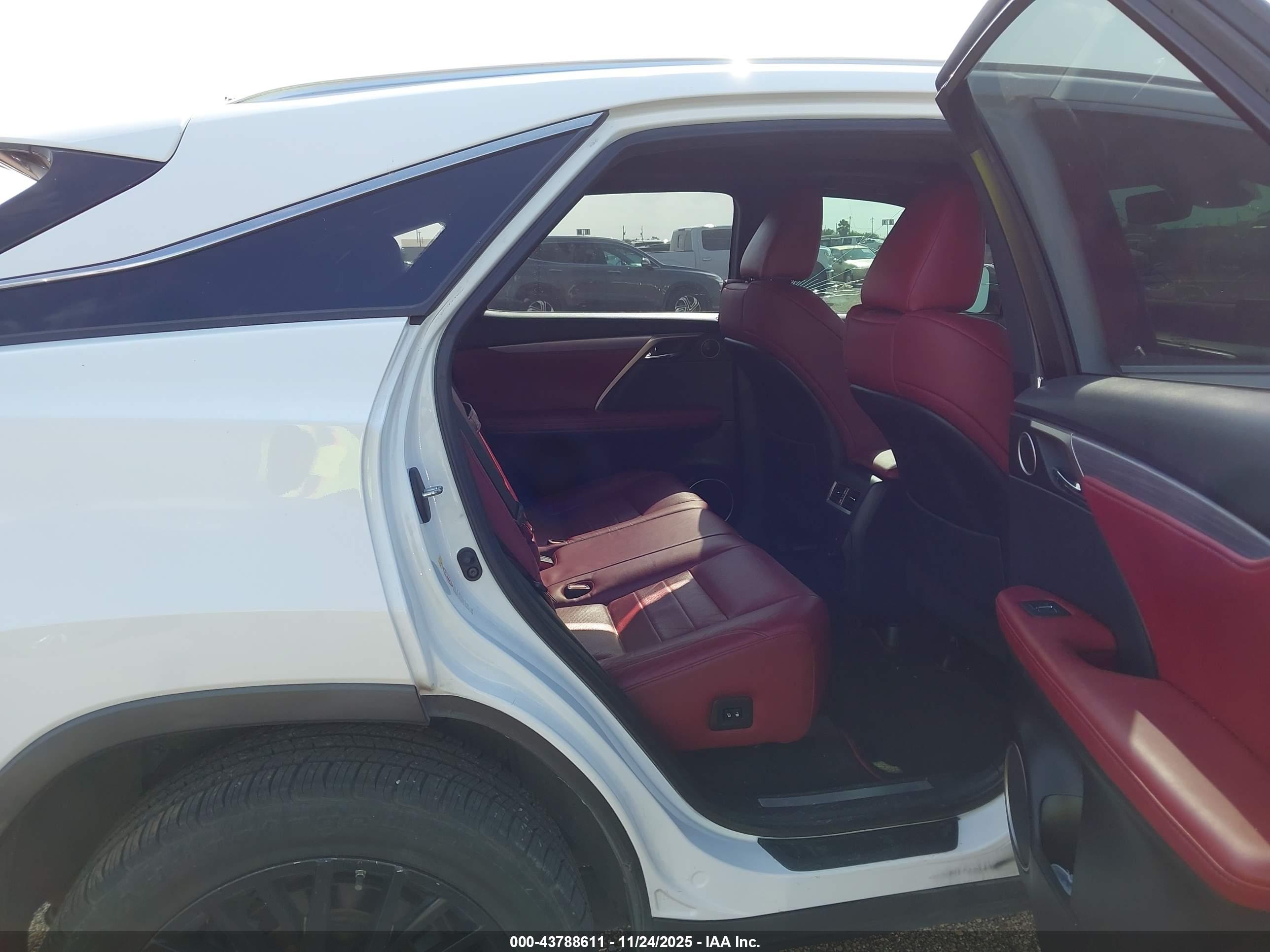 LEXUS RX image 8