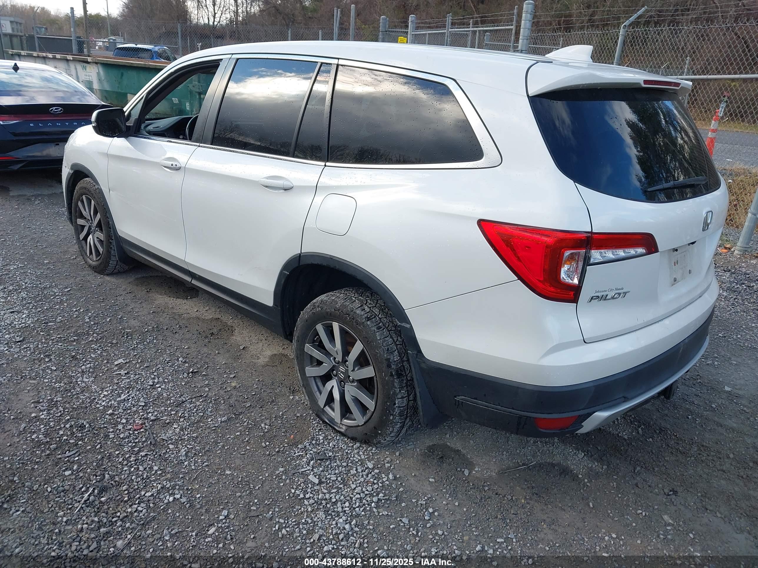 HONDA PILOT image 3