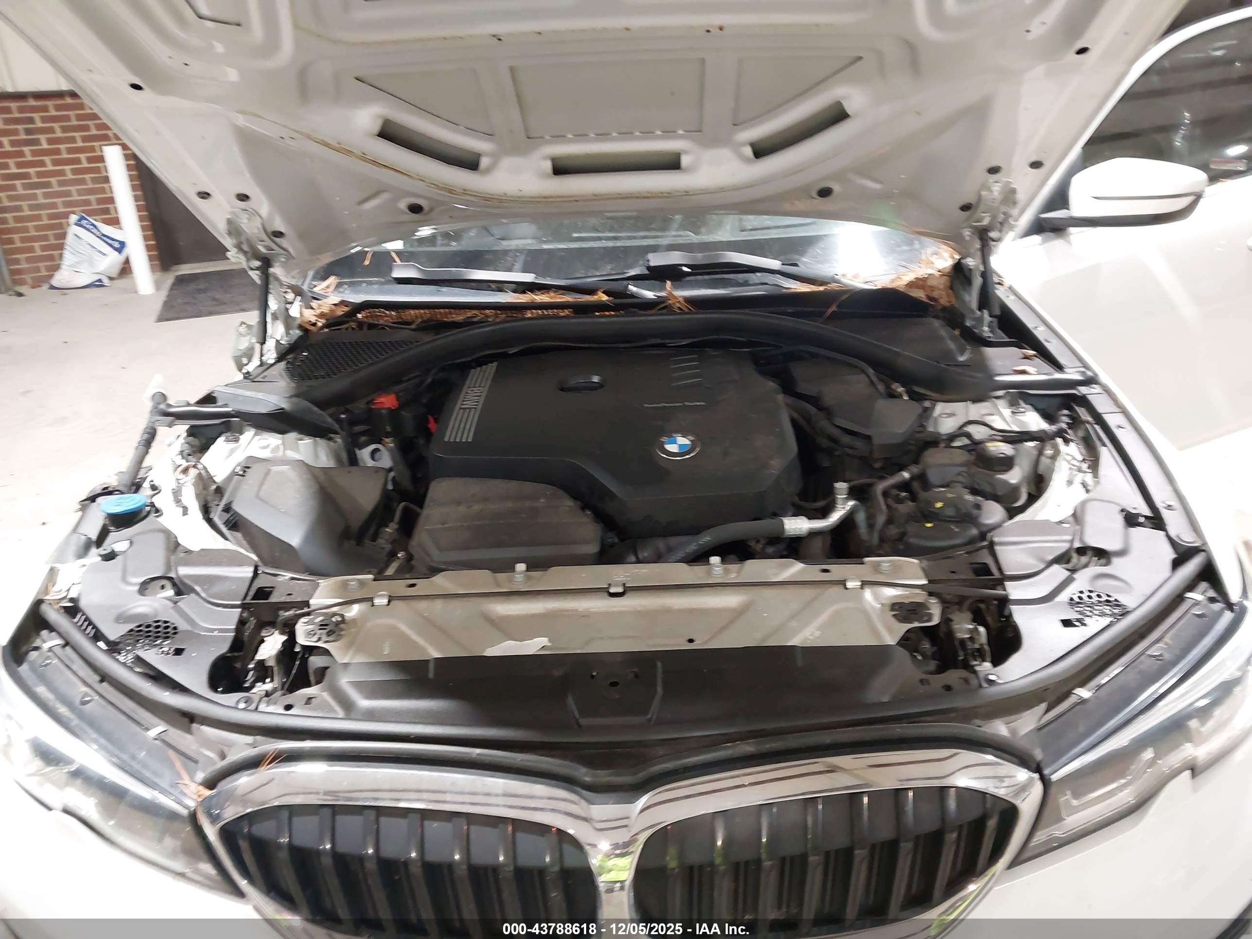 BMW 330I image 10