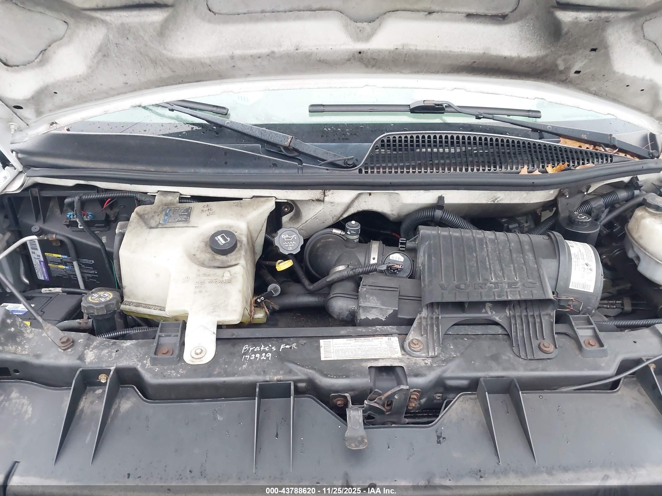 GMC SAVANA image 10