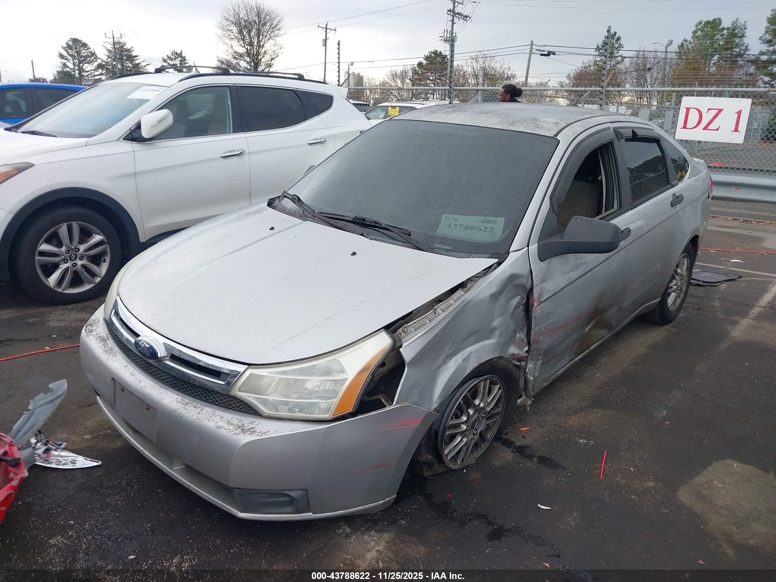 FORD FOCUS image 2