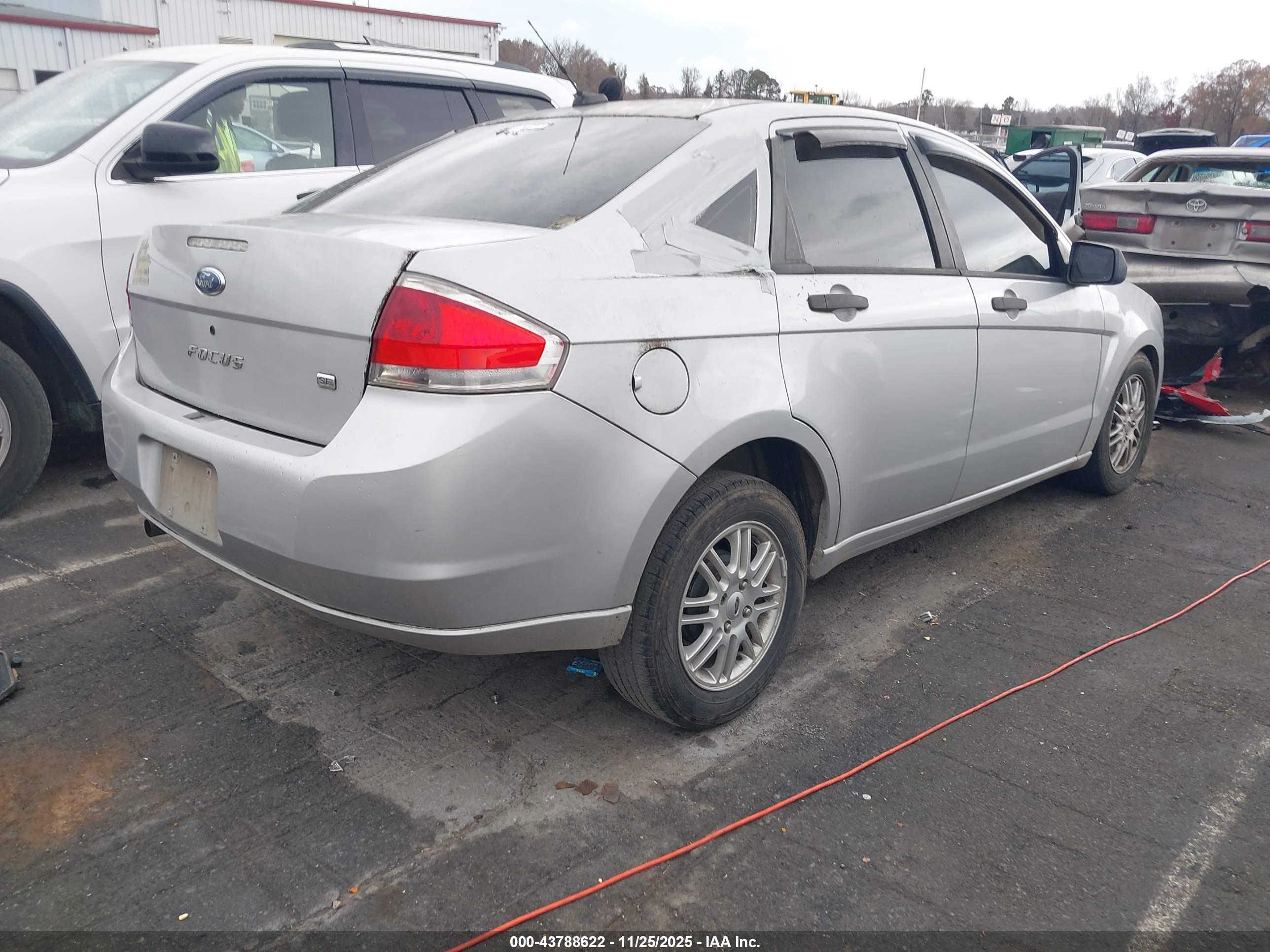 FORD FOCUS image 4