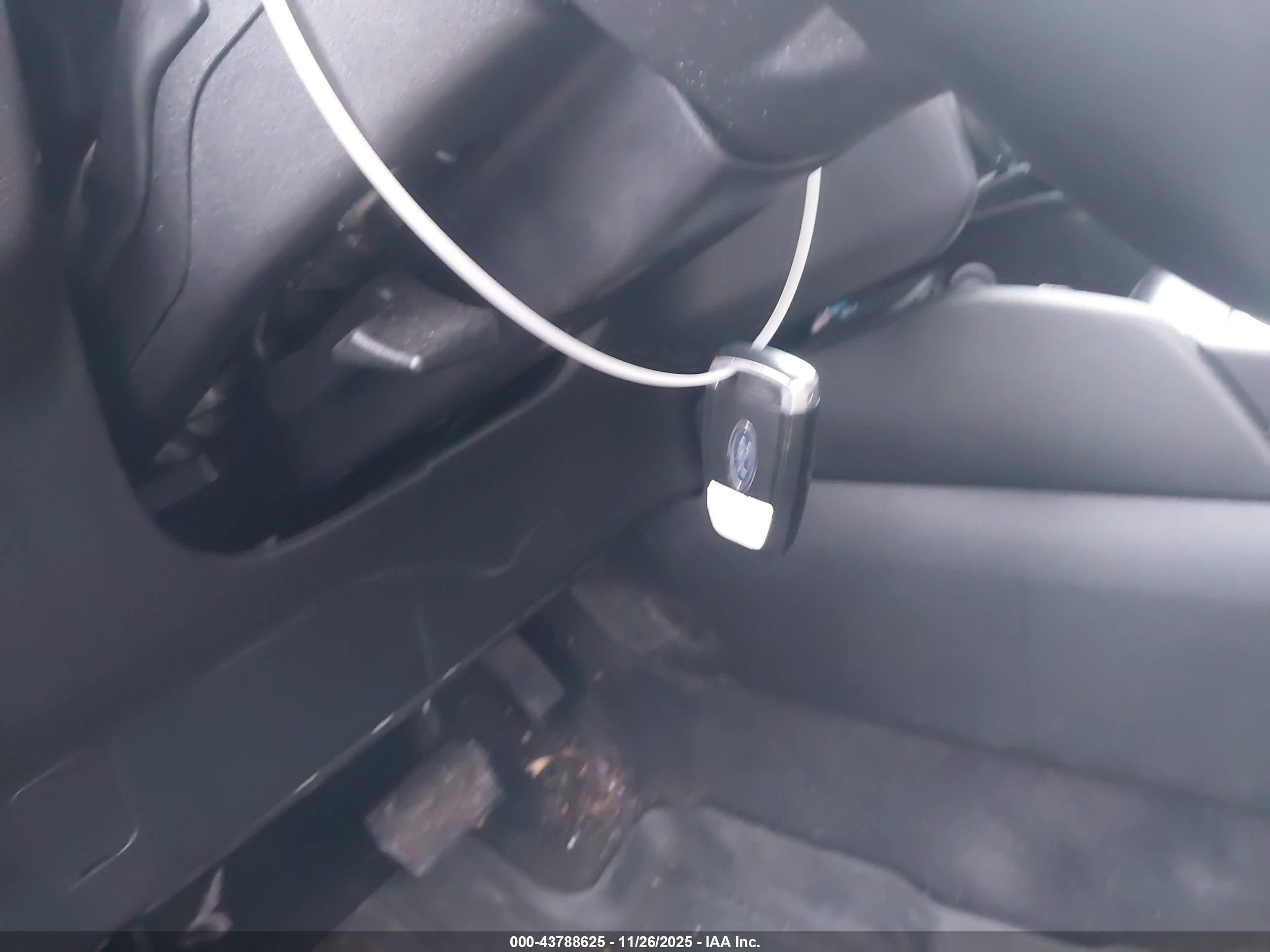FORD ESCAPE image 11
