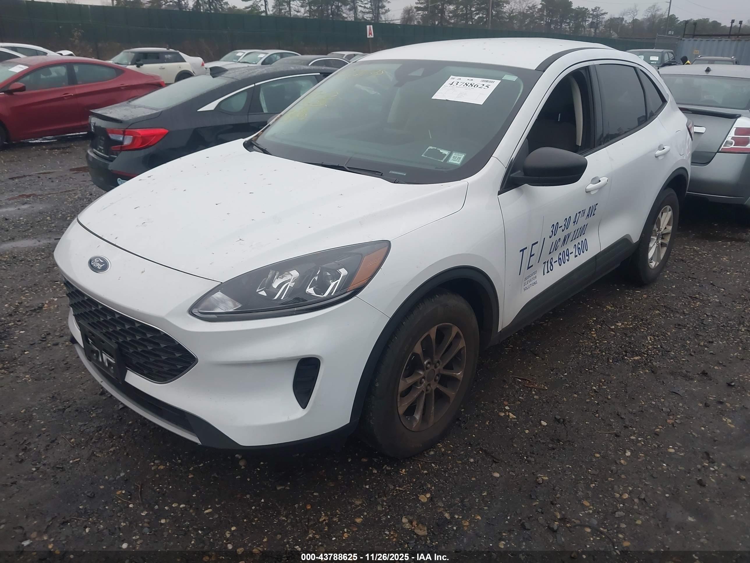 FORD ESCAPE image 2
