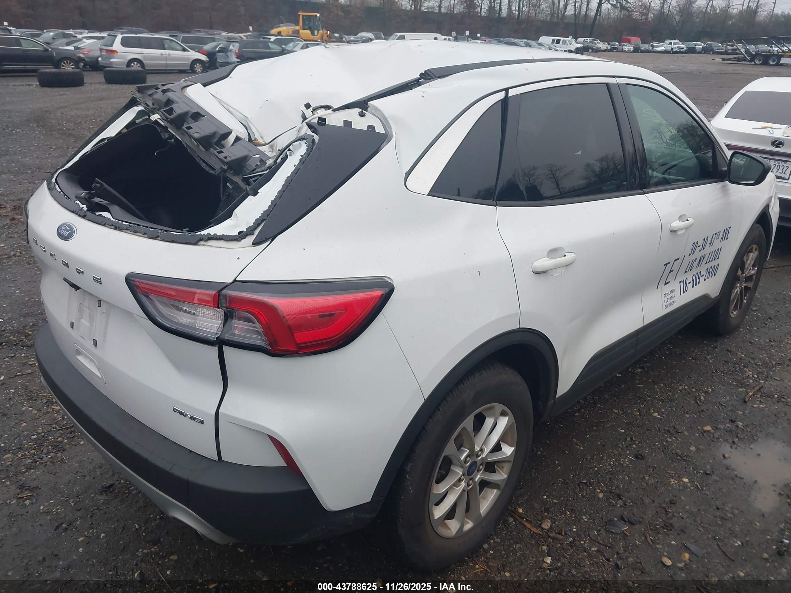 FORD ESCAPE image 4