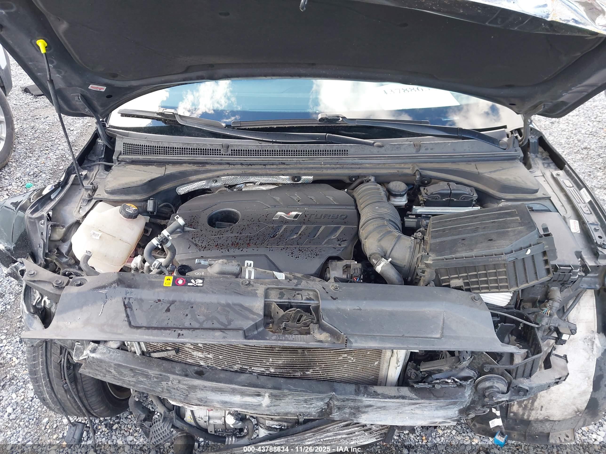 HYUNDAI VELOSTER image 10